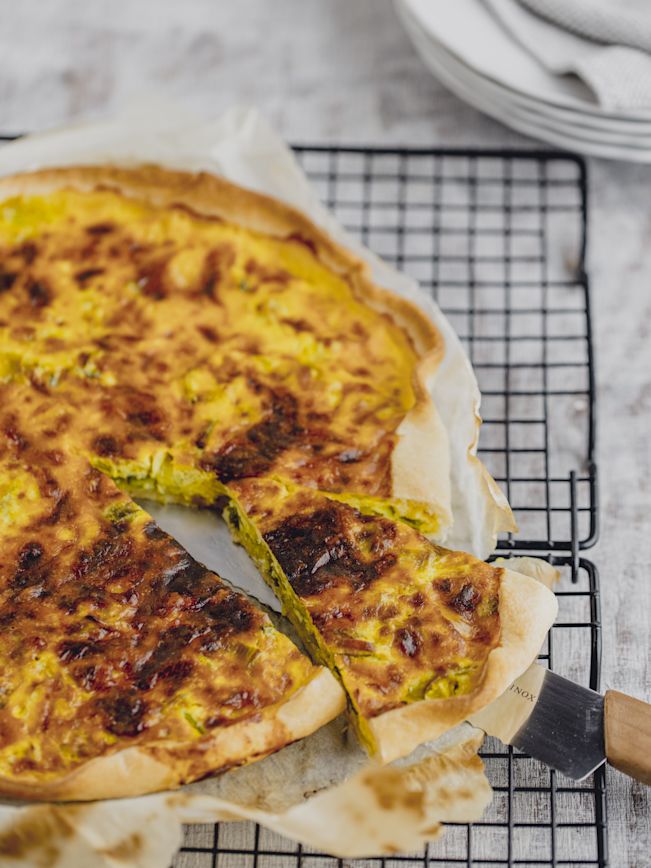 Lauch Quiche mit Gruyère und Safran Rezept Lauch Quiche mit Gruyère und Safran Rezept