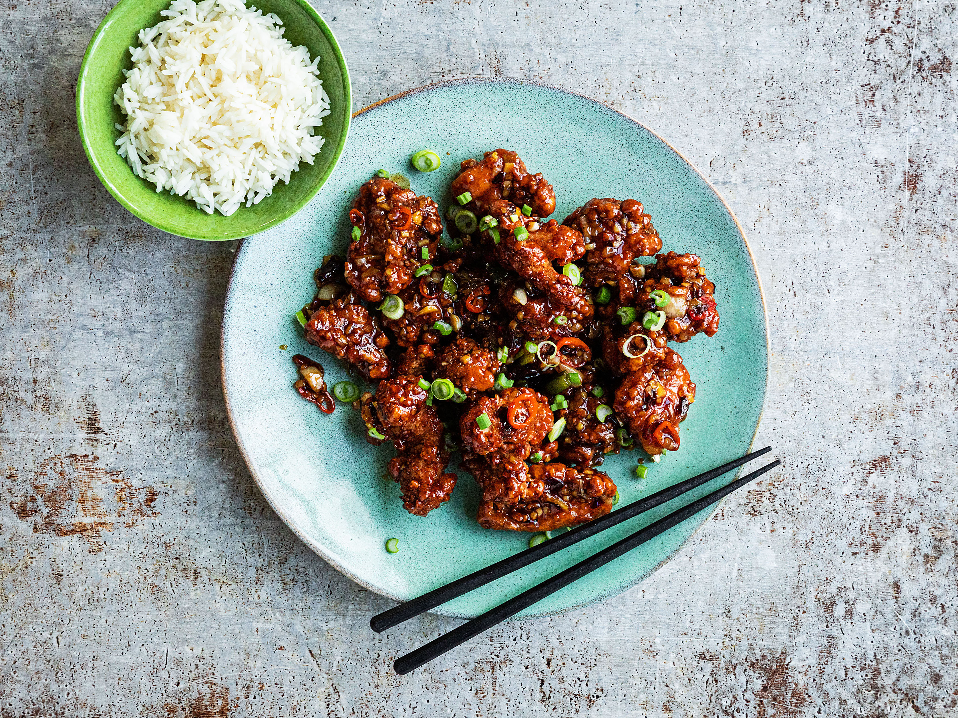 Schritt 5: Sofort mit dem Jasminreis servieren.