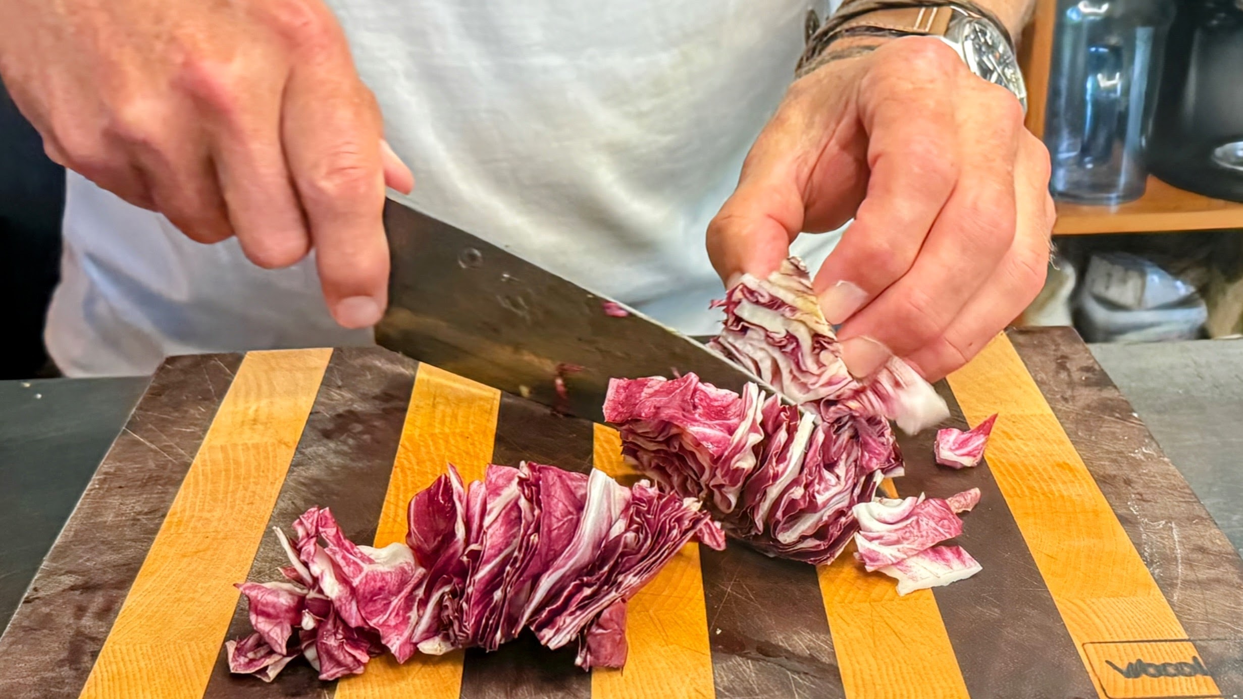 Schritt 1: Radicchio und Grapefruits für Radiccio Salat mit Grapefruits und Schokolade schneiden