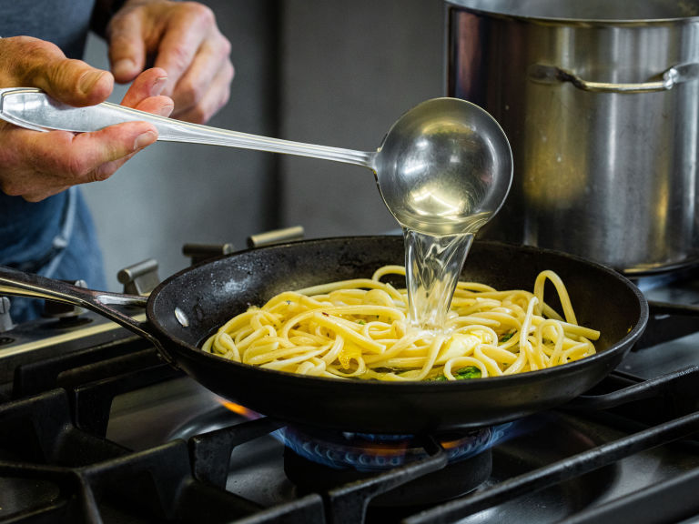Schritt 3: Gericht Pasta mit Spargel und Zitrone fertigstellen 
