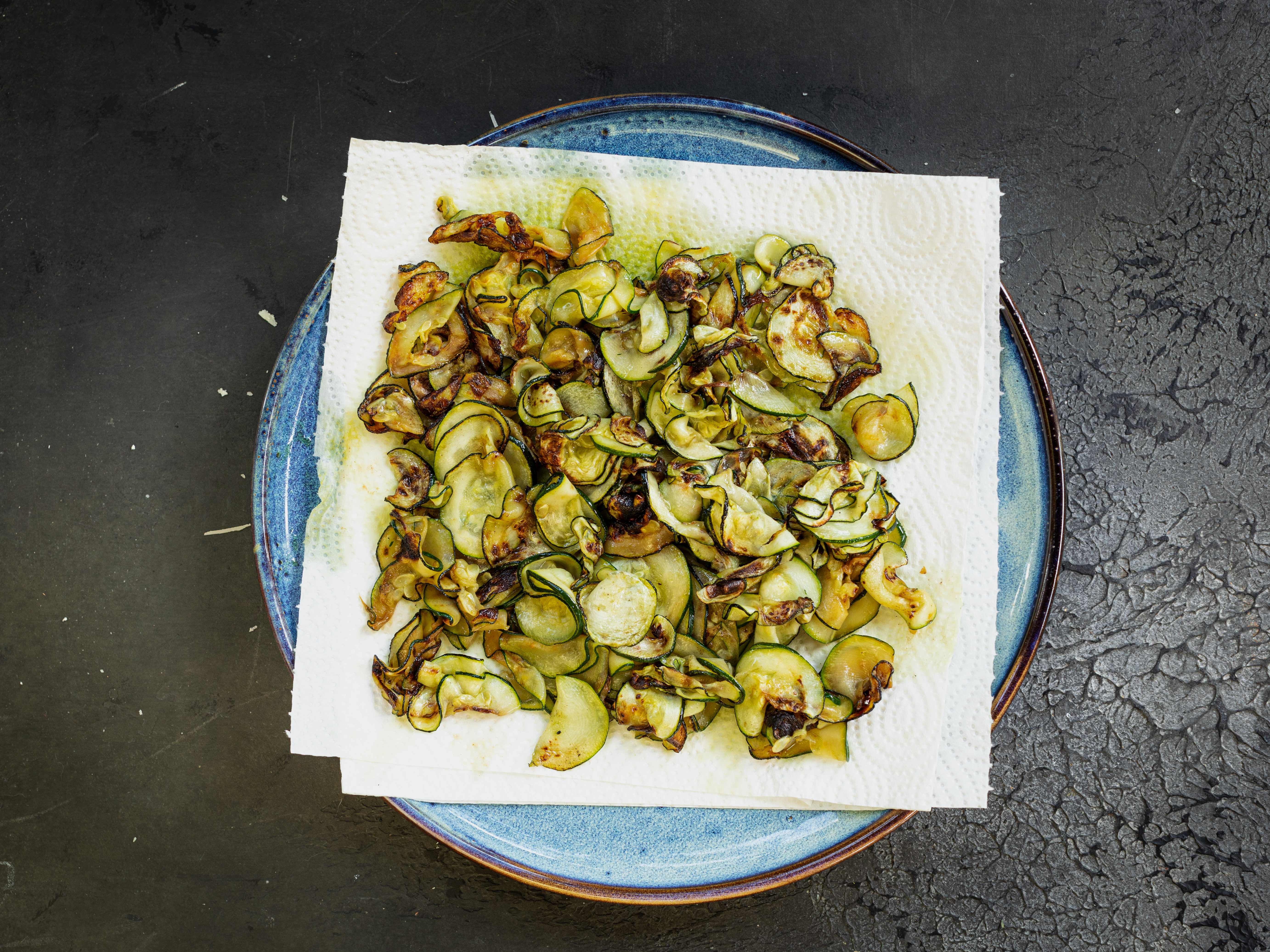 Schritt 1: Zucchetti für Spaghetti Nerano zubereiten 