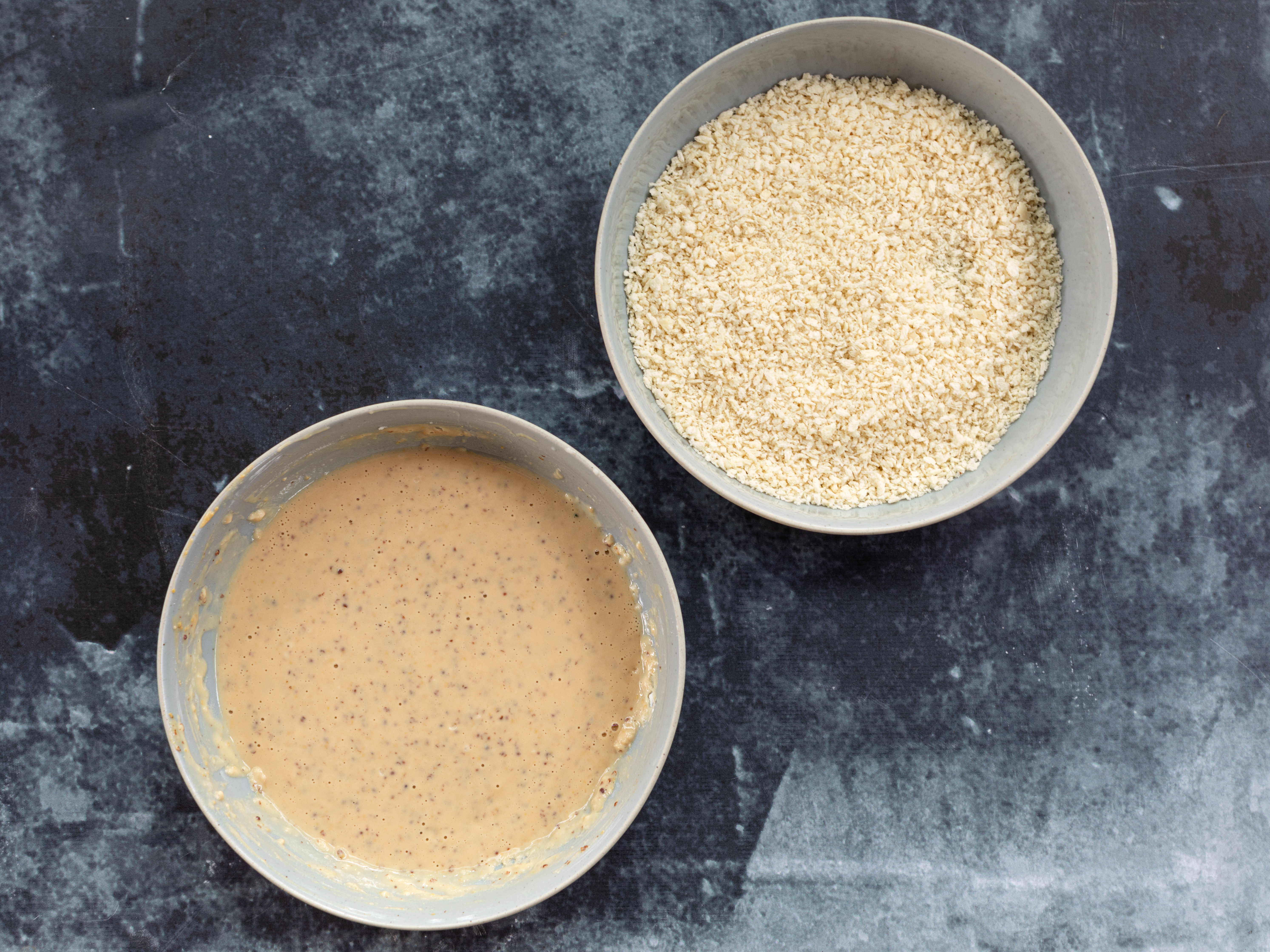 Schritt 2: Tofu für Tofu Katsu Sandwich panieren 