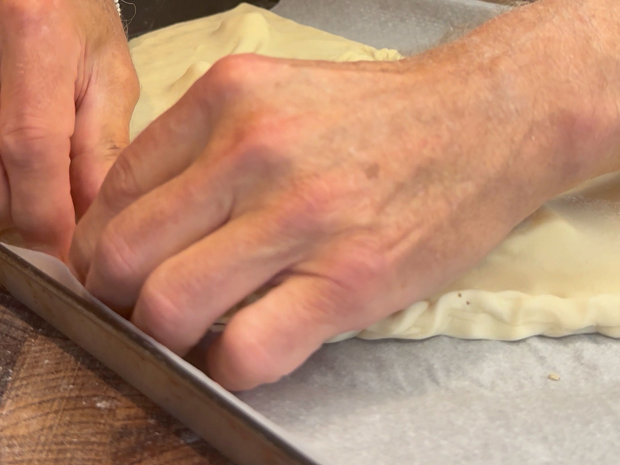 Schritt 2: Die Ränder mit den Fingern gut verschliessen