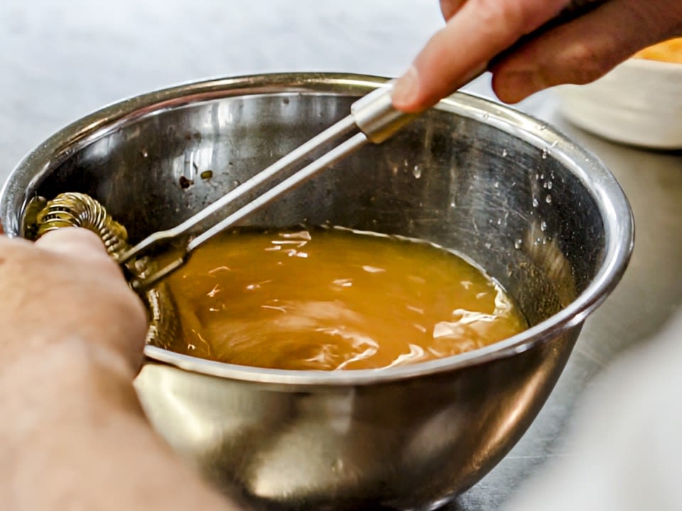 Schritt 2: Granita für Dattel-Orangensalat mit Minze und Orangenblüten-Granita zubereiten