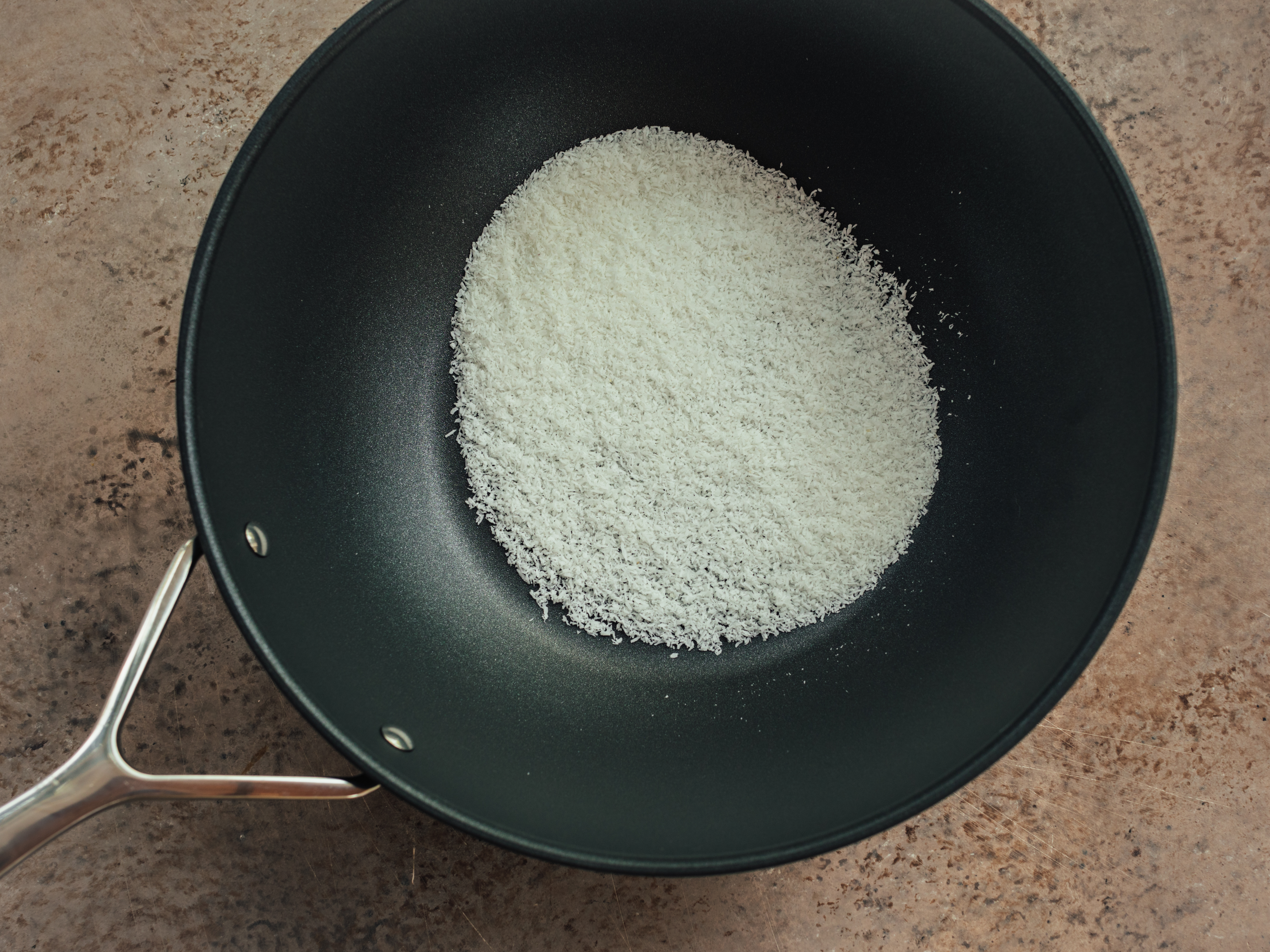 Schritt 2: Früchte und Kokosflocken zubereiten