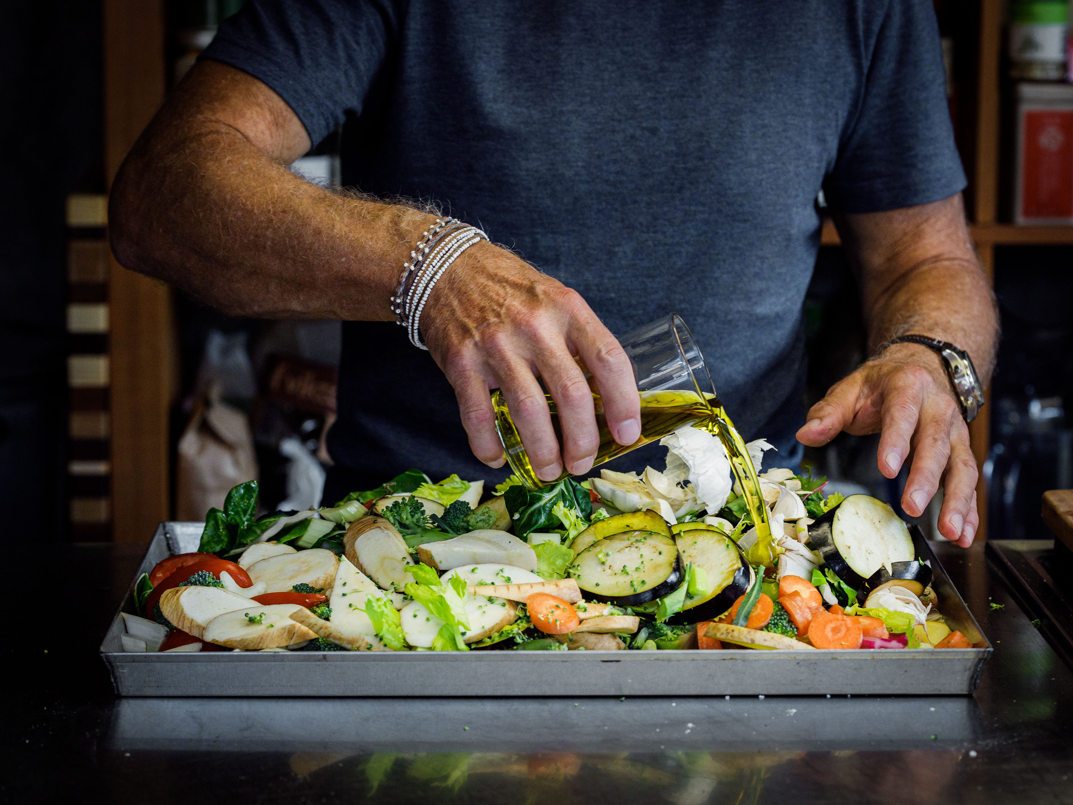 Schritt 1: Gemüse für Gemüse-Essenz vorbereiten 