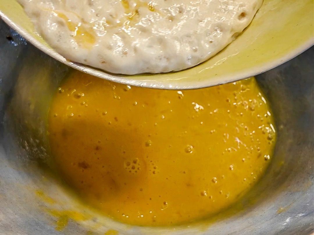 Schritt 4: Teig für Golden Pancake mit Beerenkompott fertigstellen 