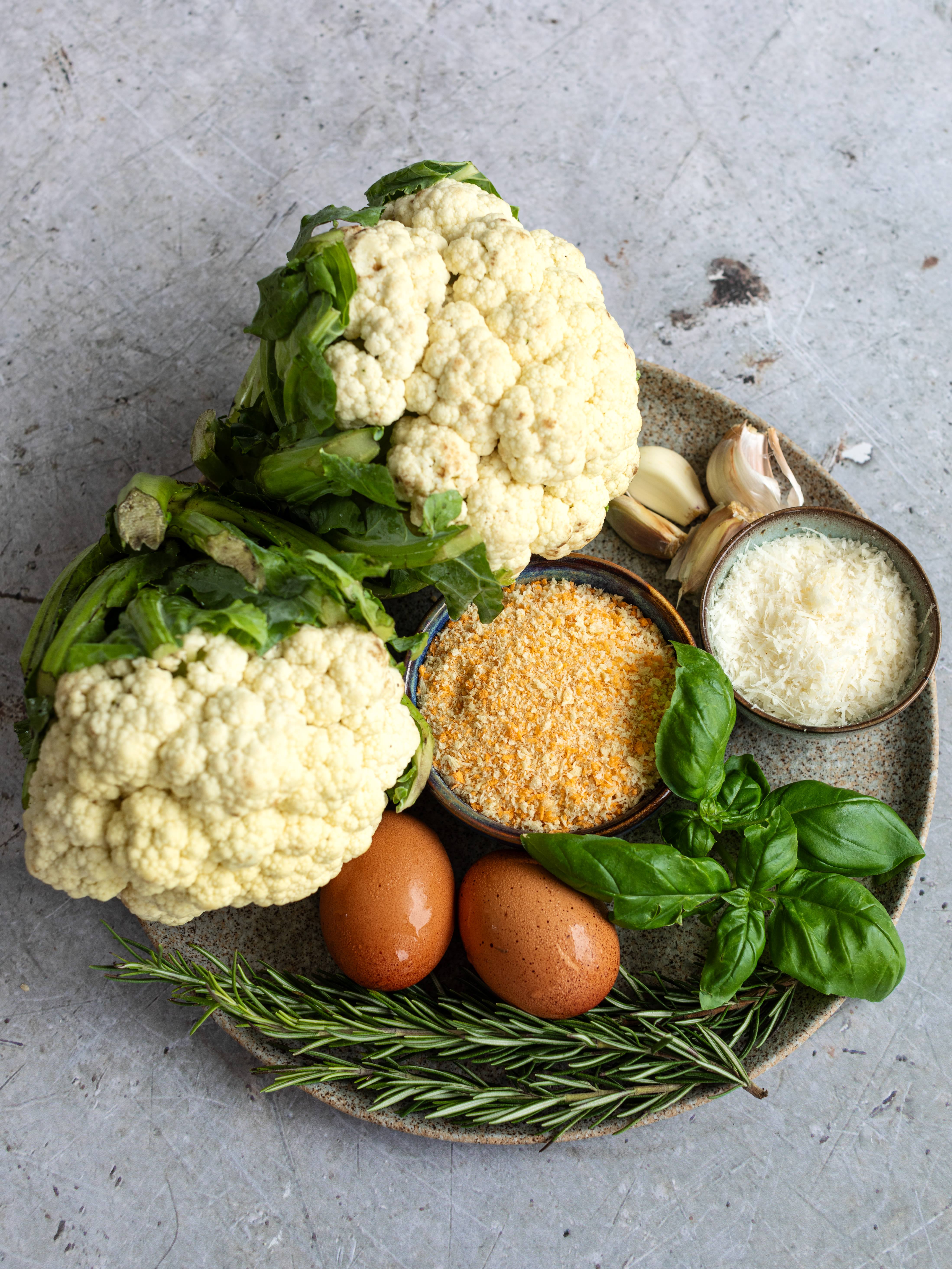 Blumenkohl-„Steaks“ mit Knoblauch-Kräuter-Öl Rezept