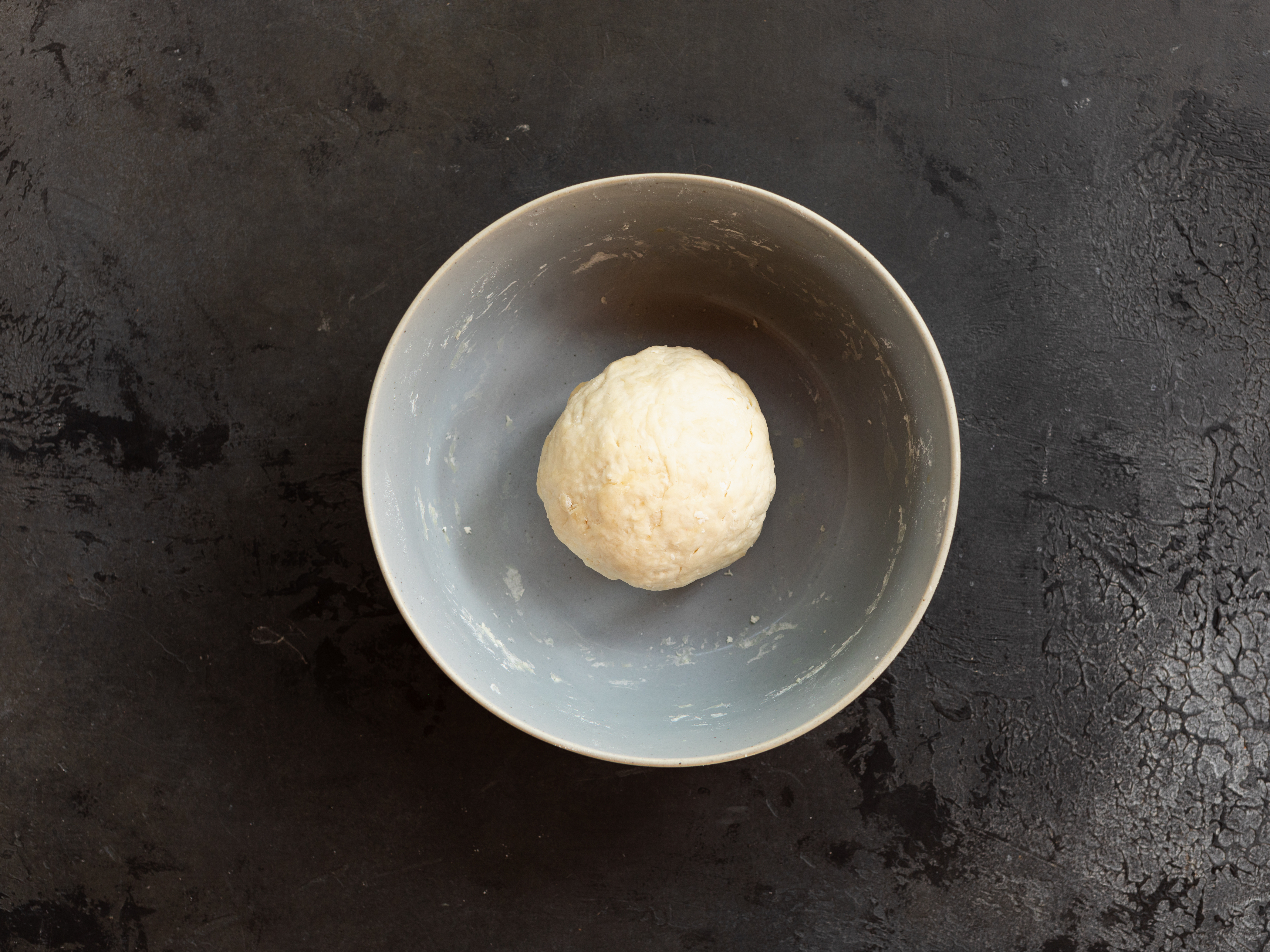 Schritt 2: Nudelteig für Asiatische Scherennudeln vorbereiten 