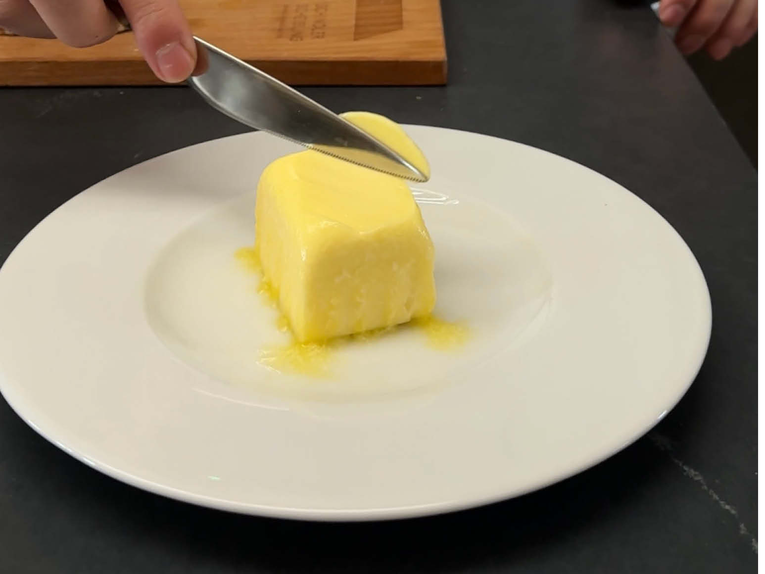 Step 4: Butter schmilzt unter der Tasse