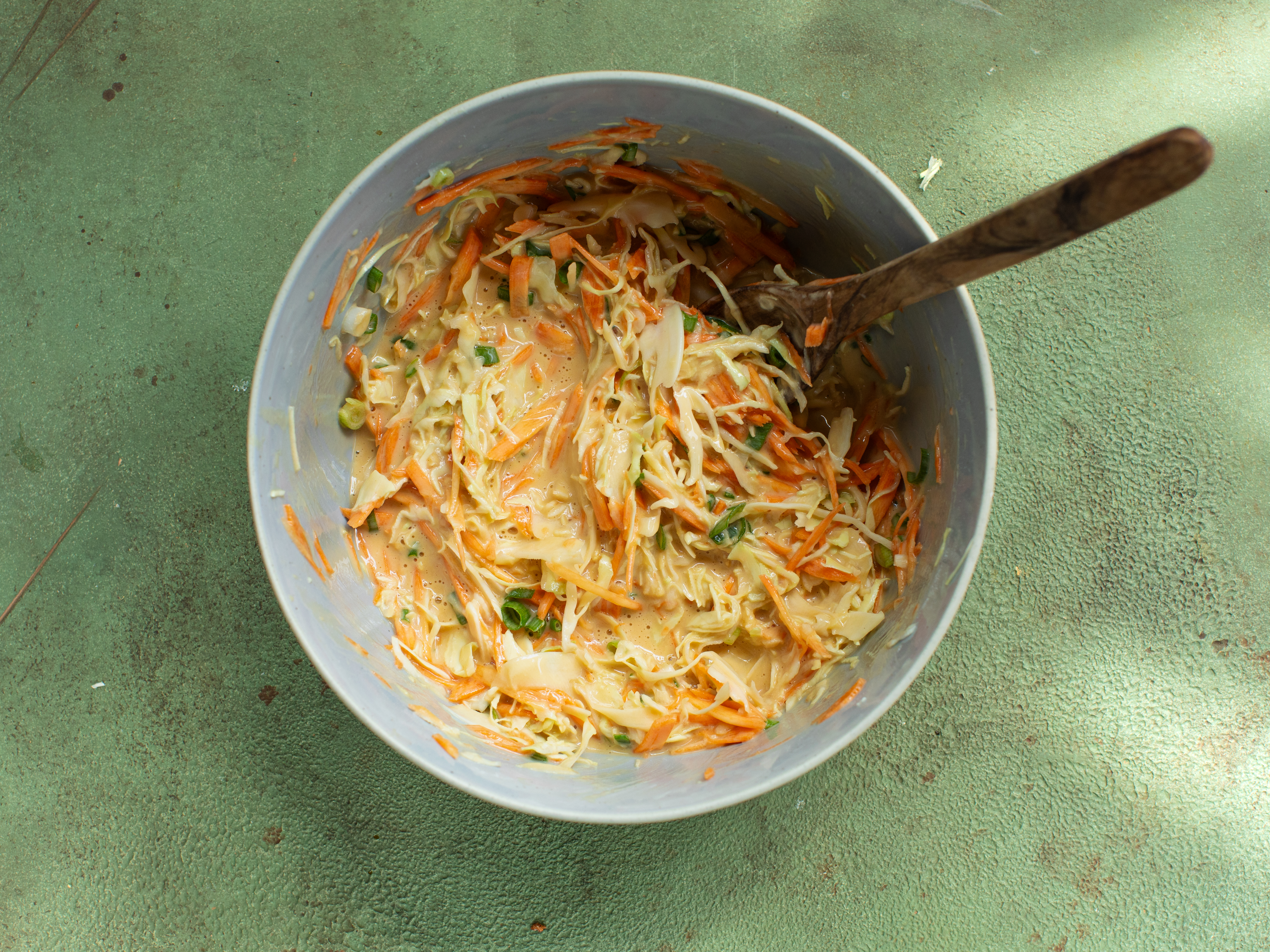 Schritt 2:  Teig für Okonomiyaki - japanische Pancakes zubereiten 