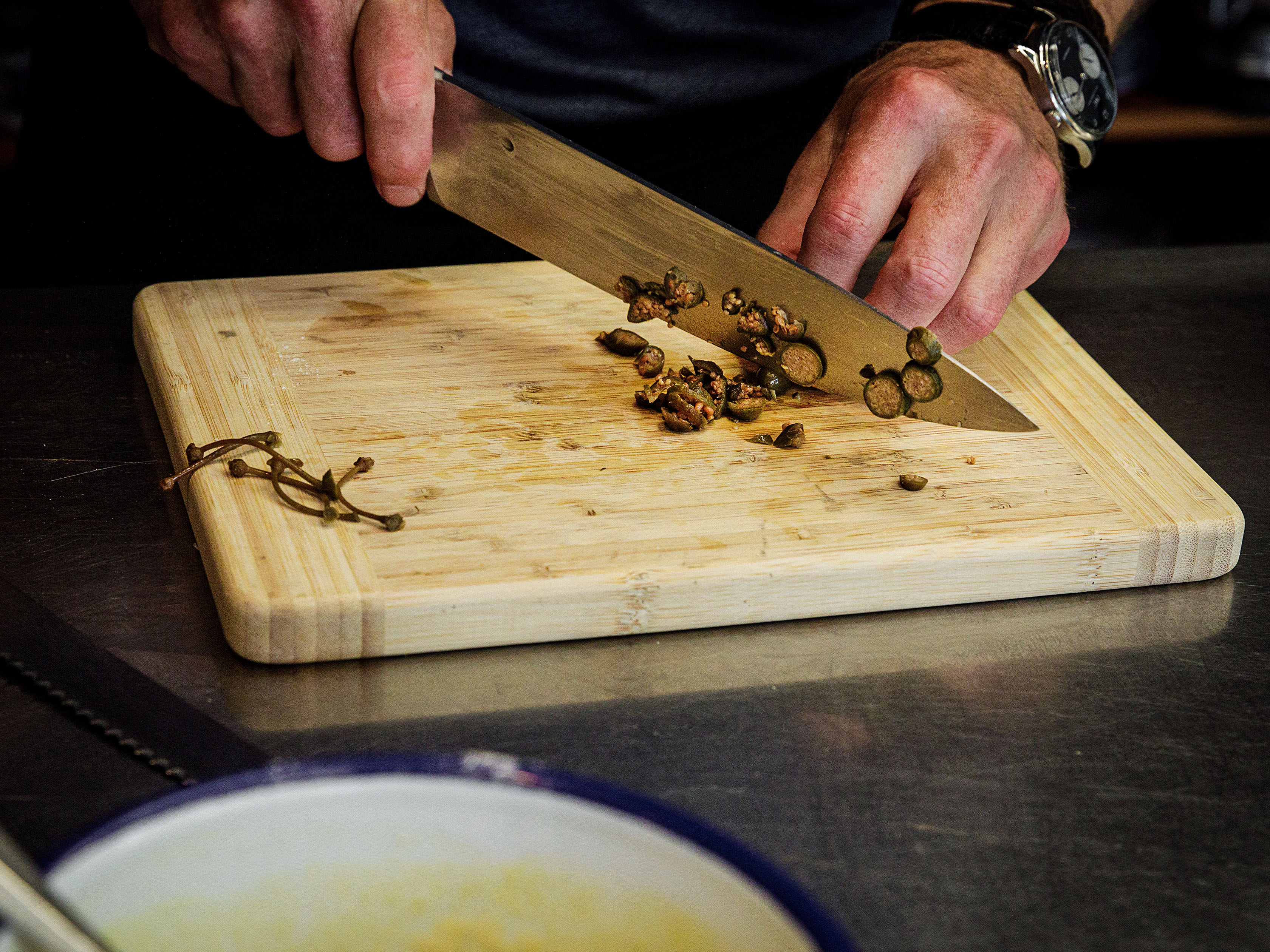 Schritt 3: Kapern schneiden