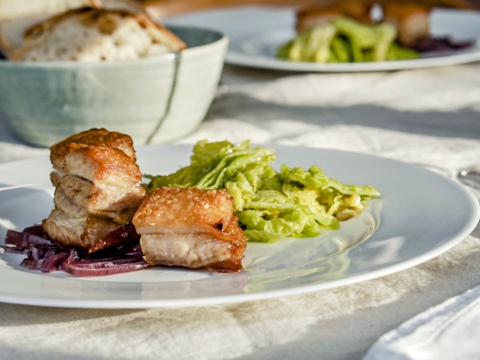 Schritt 2: Sanft gegarter Schweinebauch «Sous-vide» mit Wirsing zubereiten