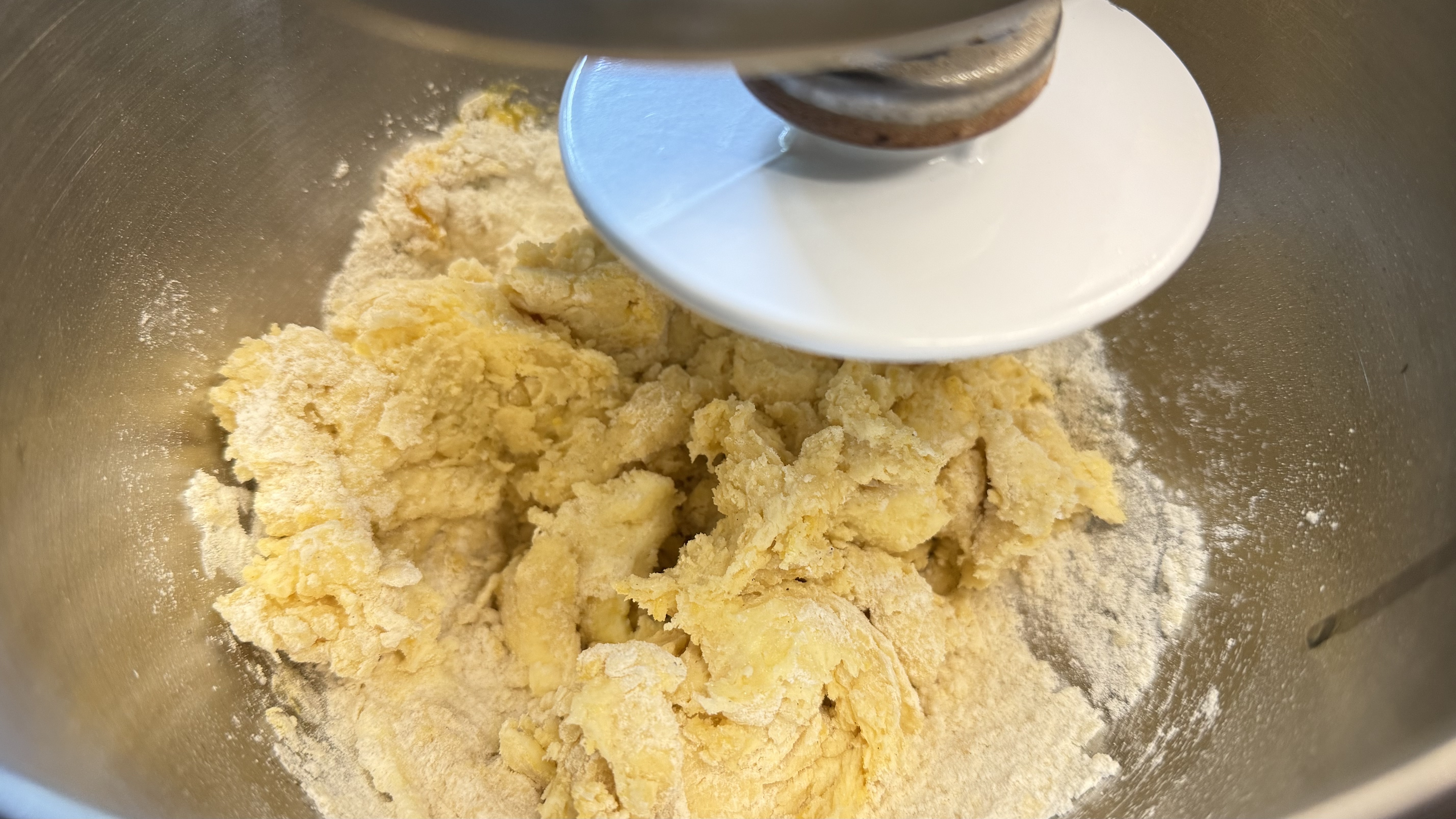 Schritt 1: Teig  für Johannisbeer-Kokos Kuchen zusammenkneten 