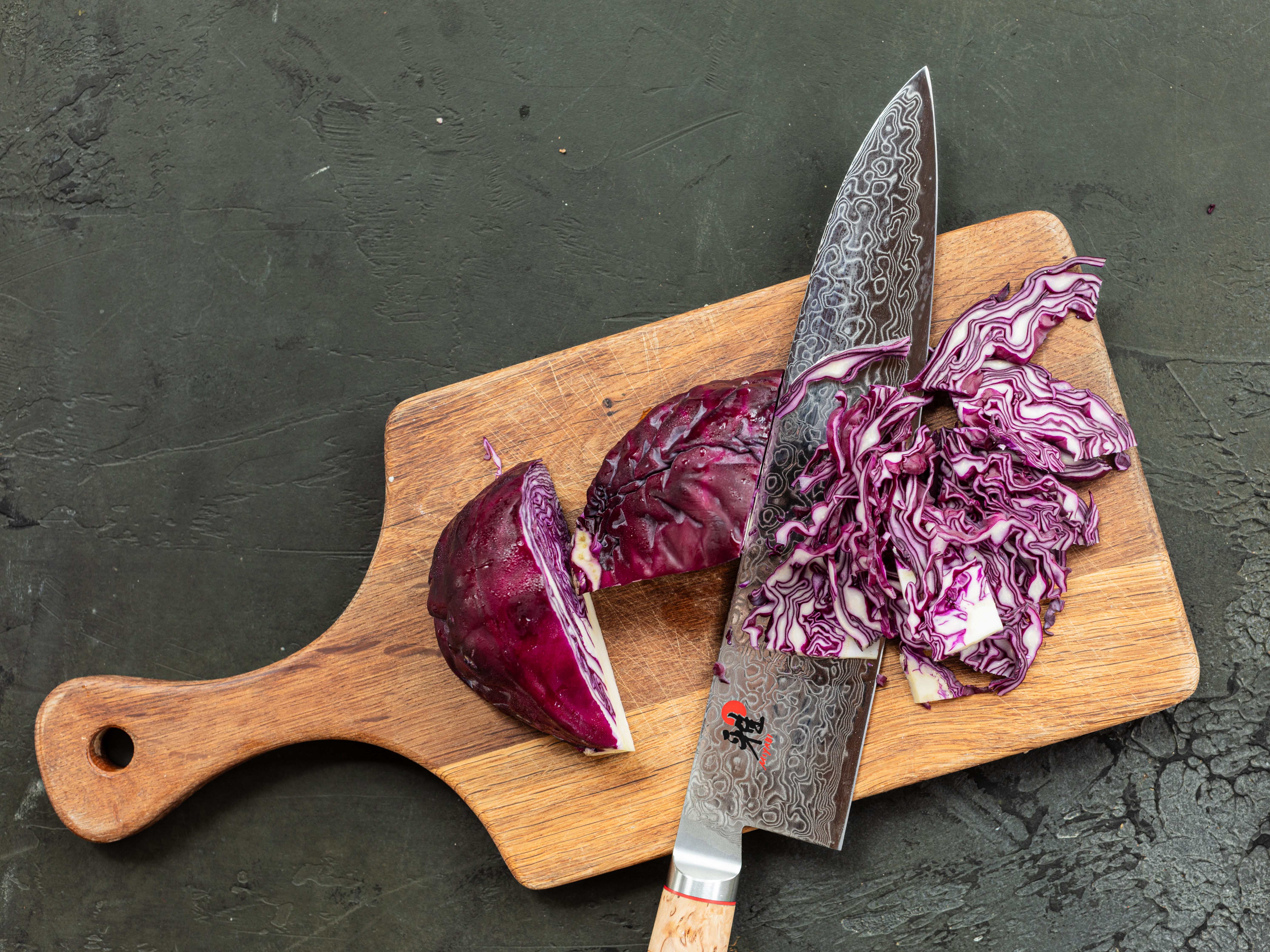 Schritt 1: Gemüse für Udon-Nudeln mit Rotkohl vorbereiten 