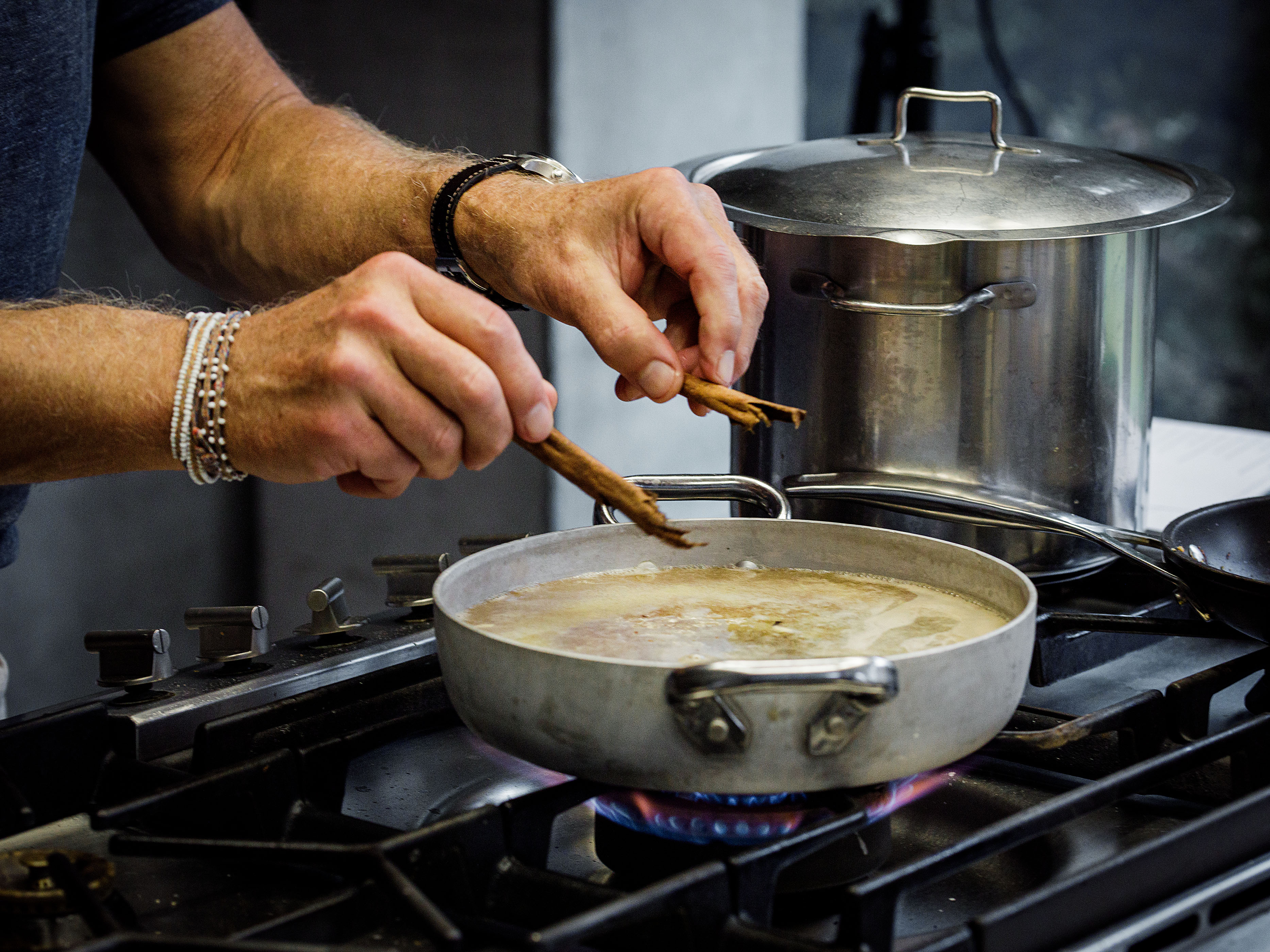Schritt 2: Orangenlauge für Orangen-mariniertes Huhn zubereiten 