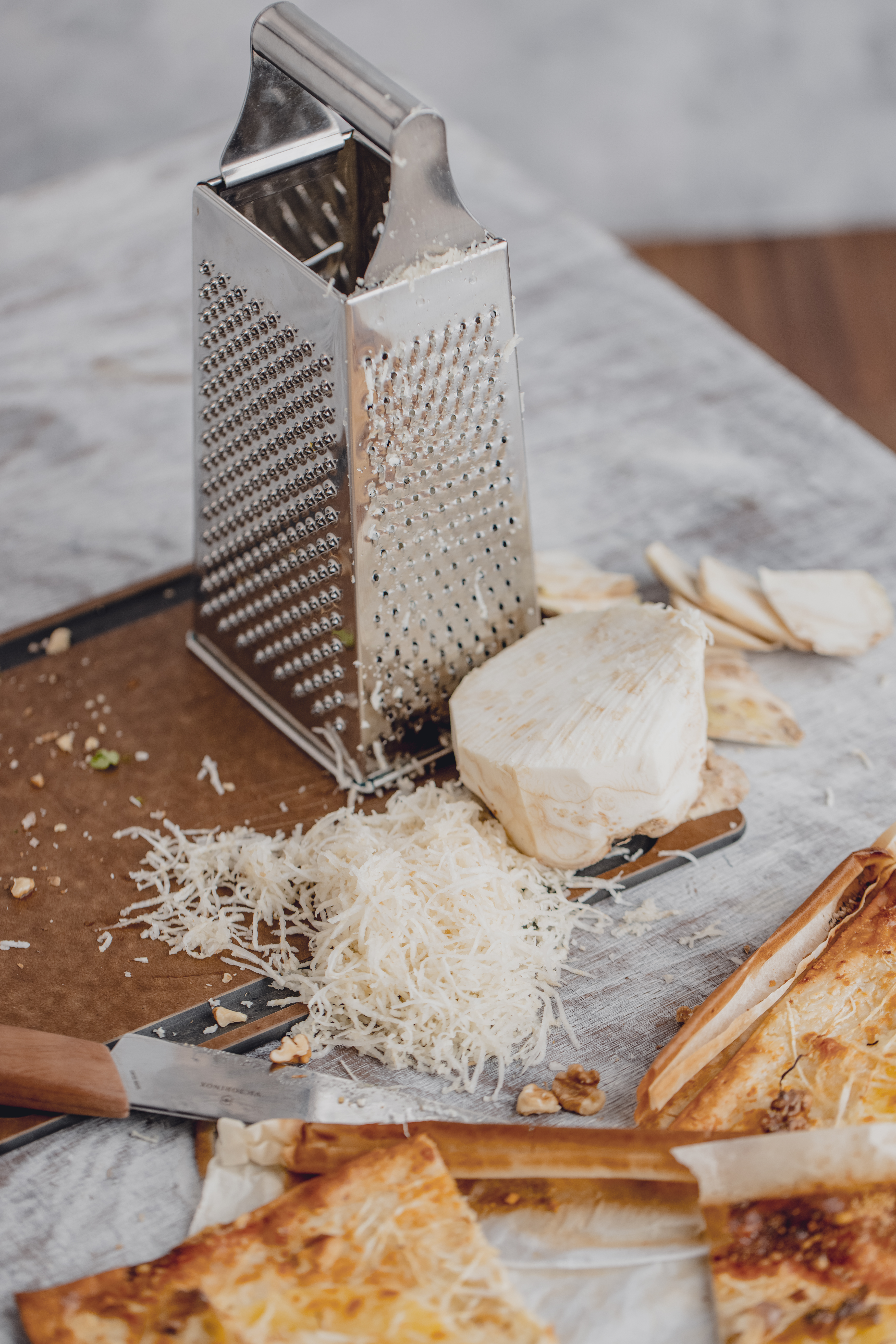 Flammkuchen mit Sellerie, Ananas und Walnüssen Rezept 2