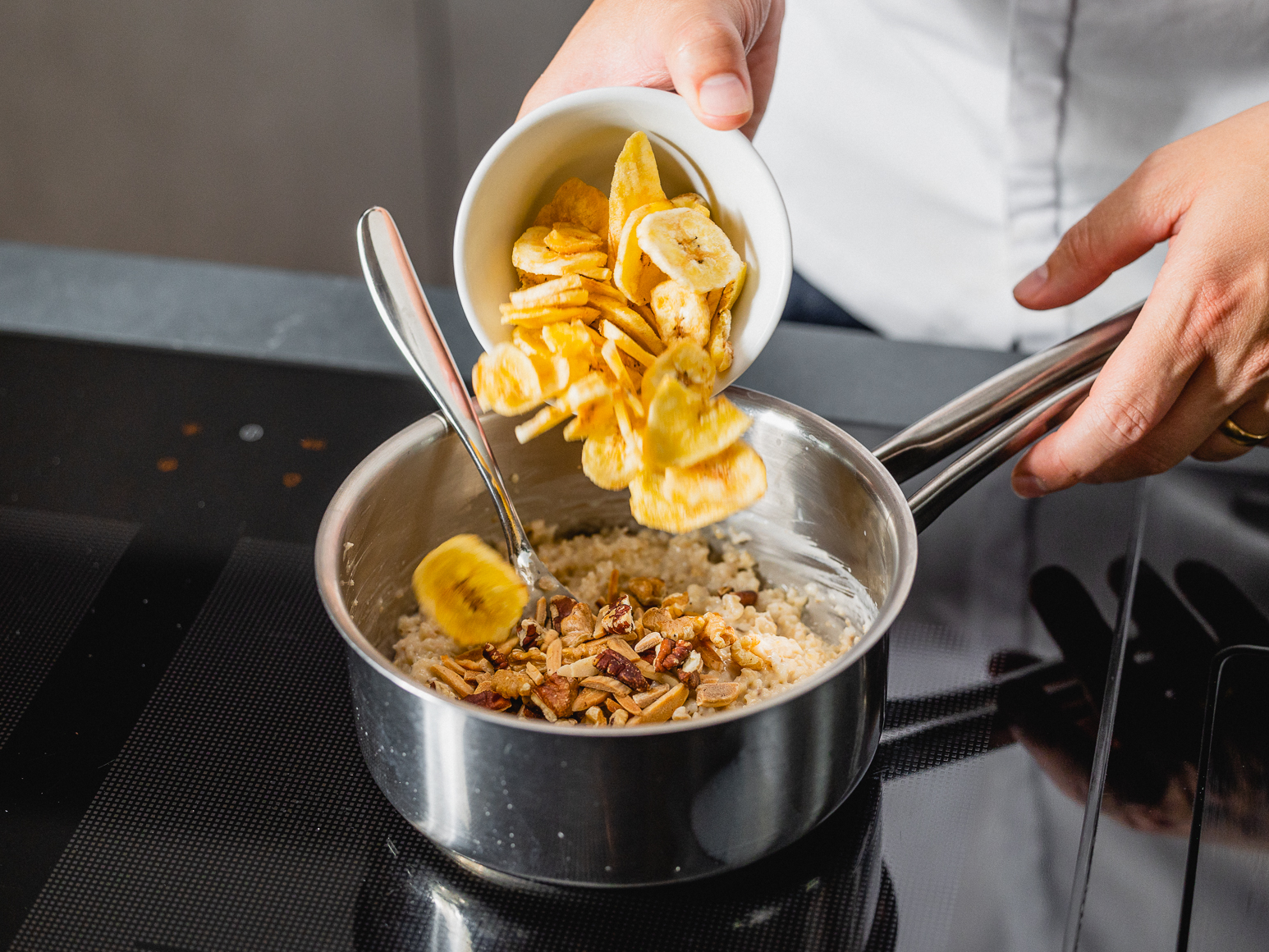 Schritt 2: Fertigstellung für Bananen-Nuss-Porridge mit Joghurt 