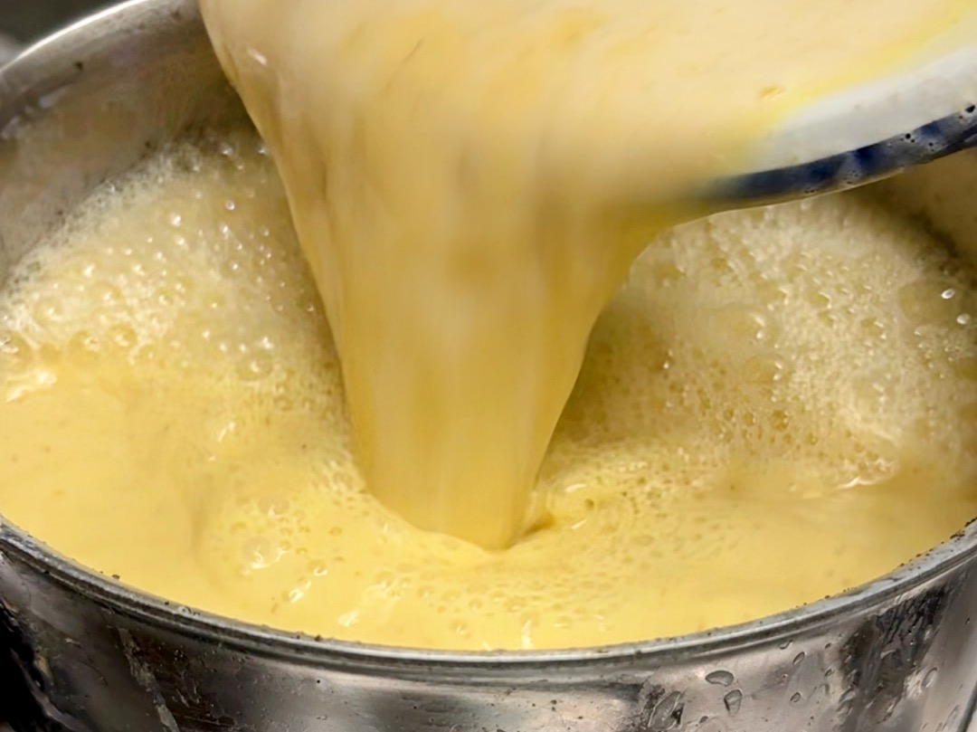 Schritt 2: Cremefüllung für Torta della Nonna zubereiten und kühlen