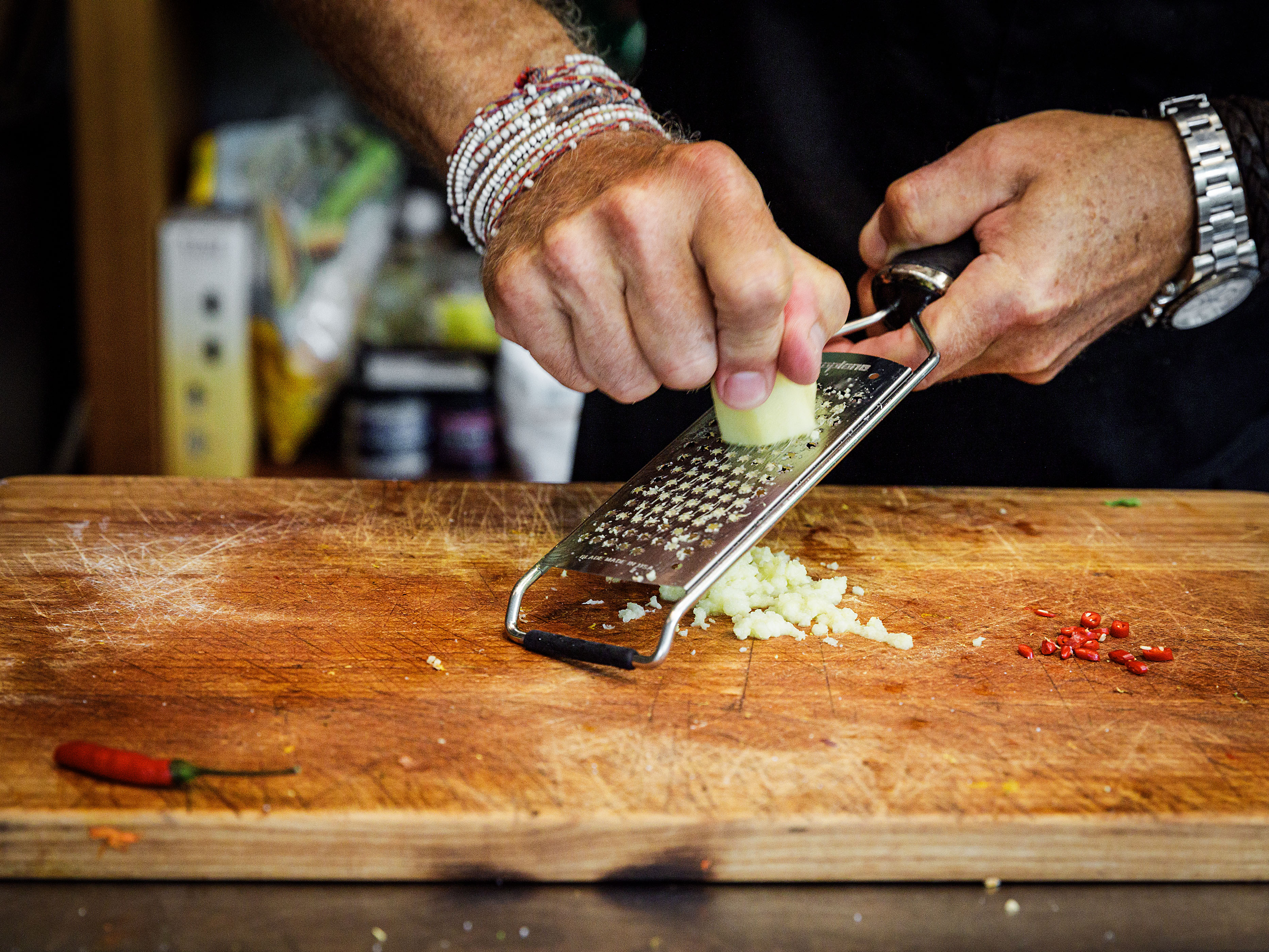 Schritt 2:  Kürbis für Kürbis mit Ingwer, ofengeschmorten Tomaten und Burrata würzen