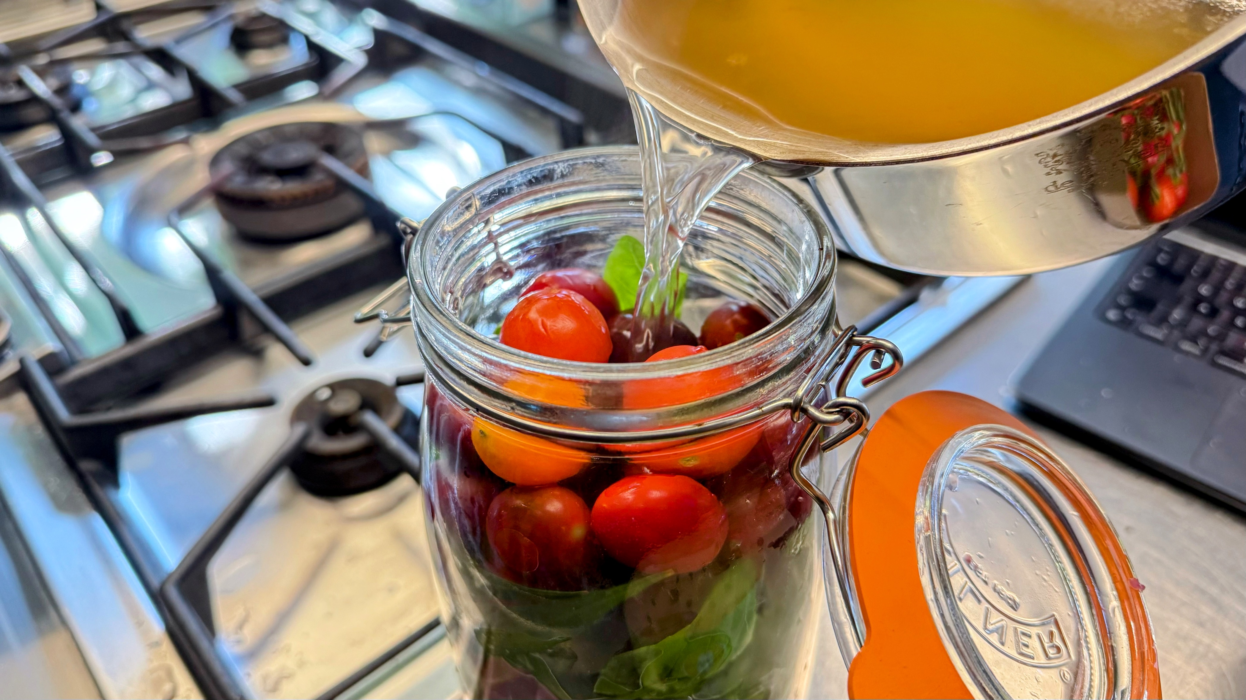 Schritt 2: Eingemachte Tomaten Einlegen und Lagern  