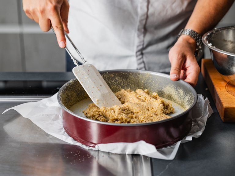 Schritt 2: Kuchenteig in die Form geben Schritt 2: Kuchenteig in die Form geben