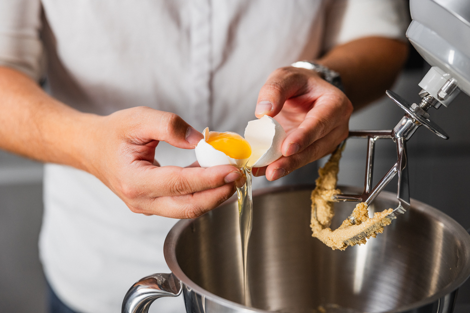 Schritt 2: Ei und Vanille beigeben