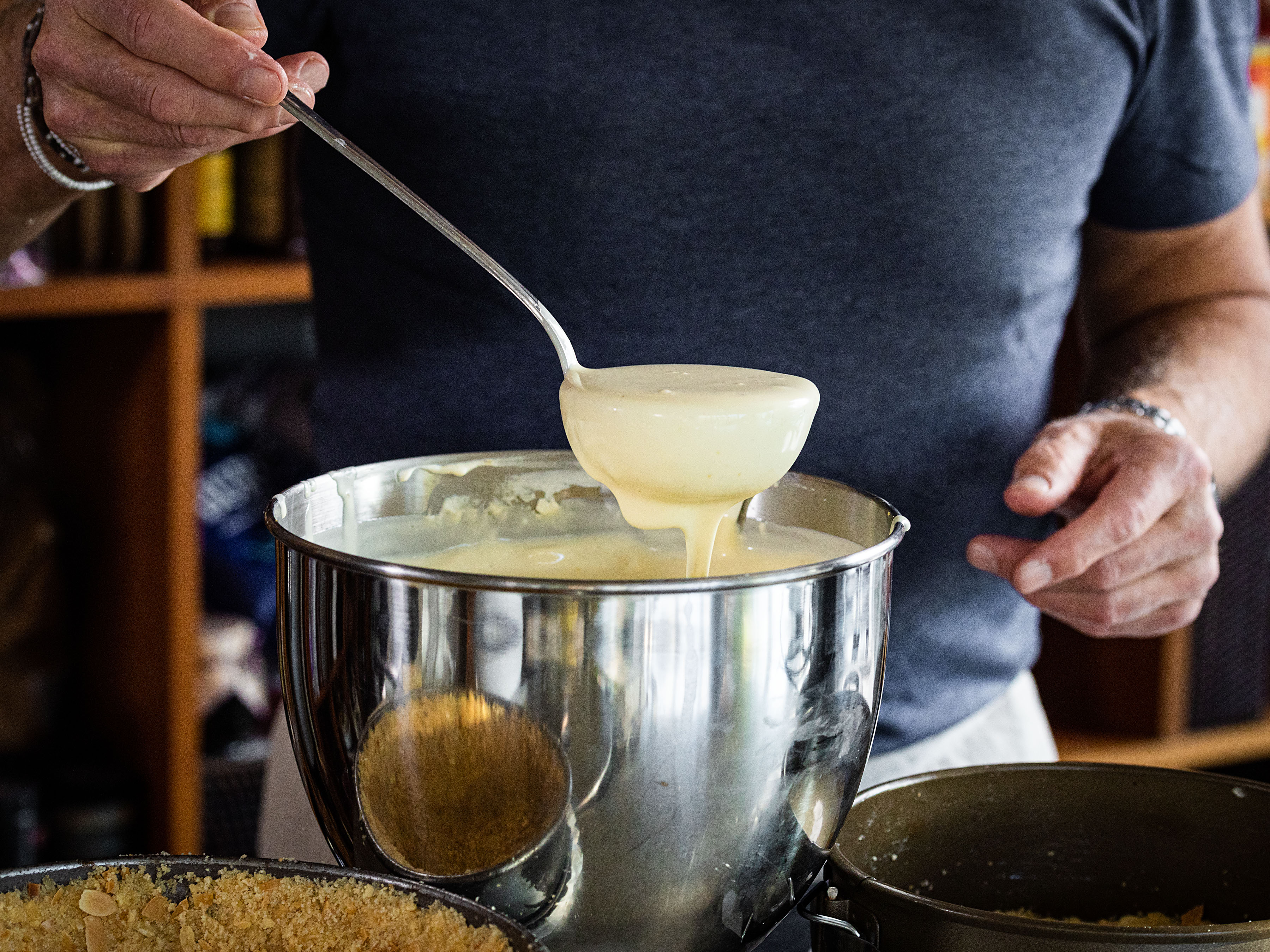 Schritt 2:  Füllung für Ricotta-Cheesecake mit frischen Beeren zubereiten 