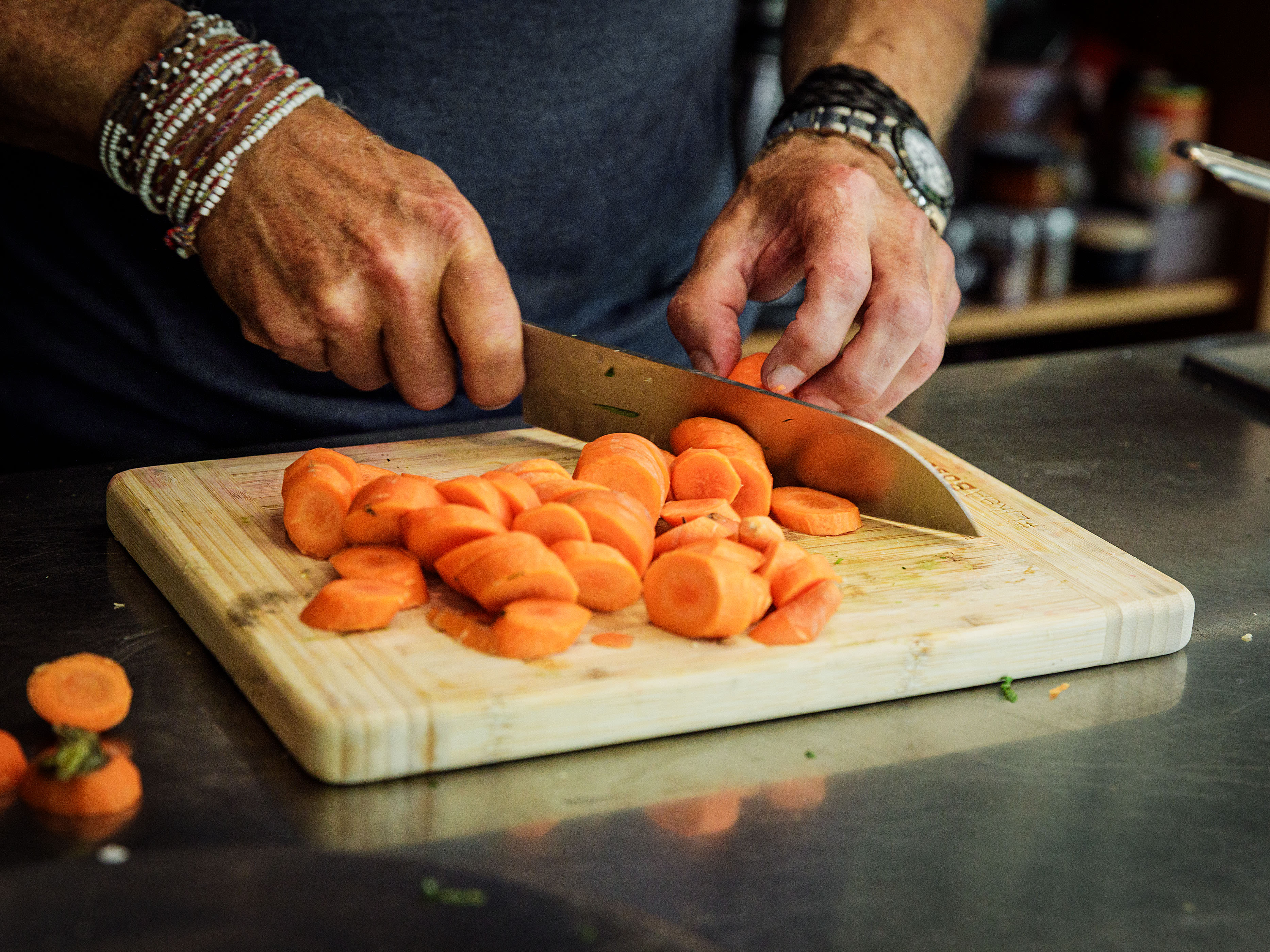 Schritt 1: Karotten schneiden