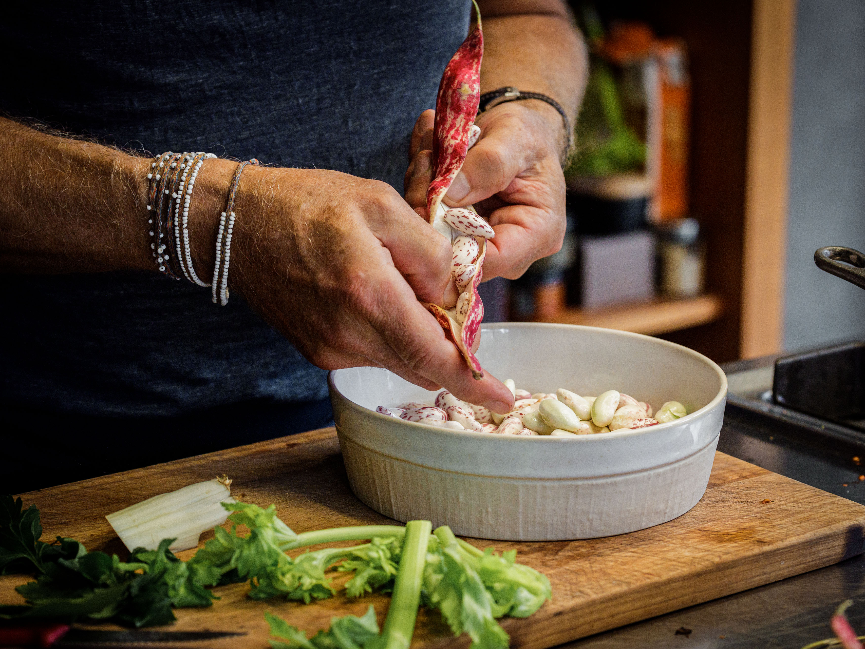Schritt 1: Frische Bohnenkerne aus ihren Schoten lösen