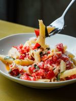 Penne alla caprese Rezept