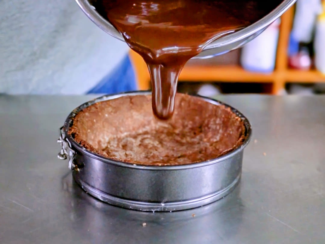 Schritt 3: Schokoladenfüllung für Triple Chocolate Tarte zubereiten 