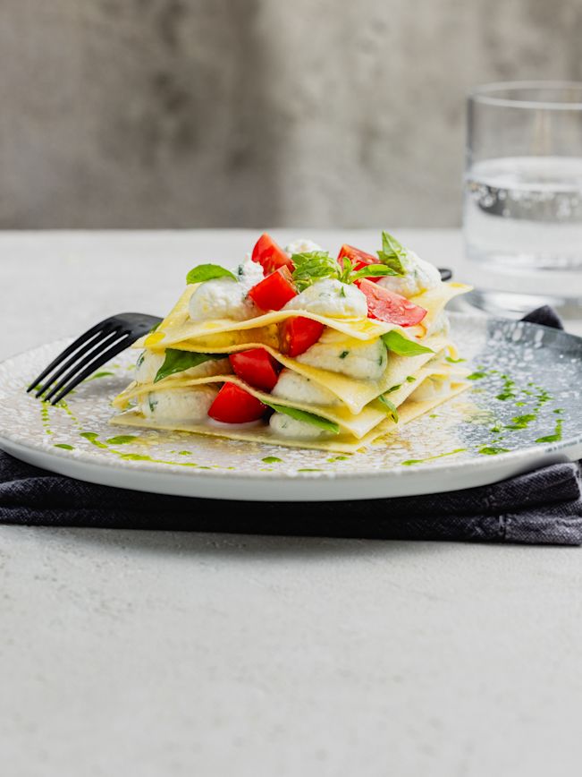 Kalte Lasagne alla «Caprese» mit Ricotta und Schafskäse Rezept Kalte Lasagne alla «Caprese» mit Ricotta und Schafskäse Rezept