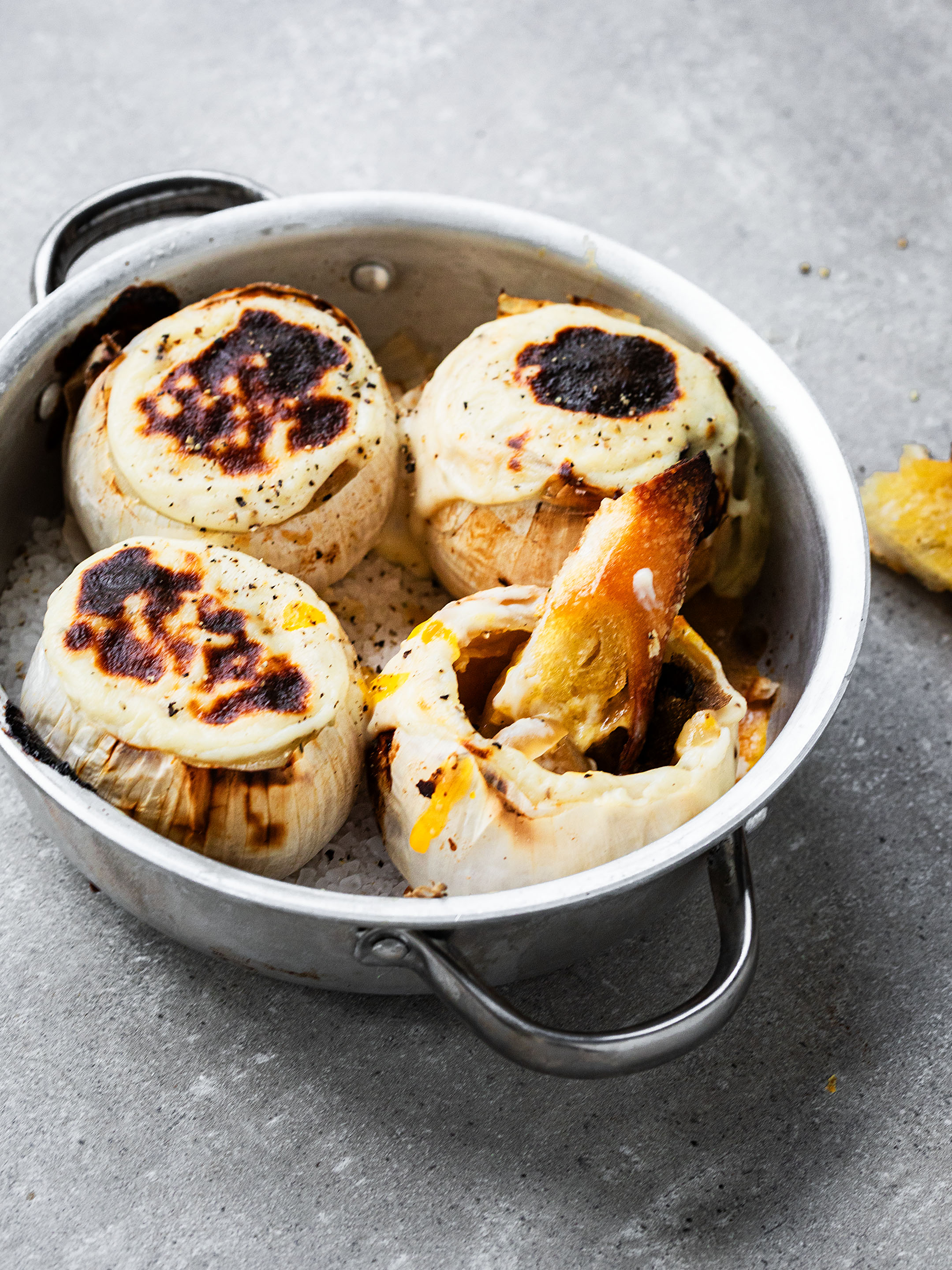 Gefüllte Zwiebel mit Parmesan und schwarzem Trueffel Rezept 2