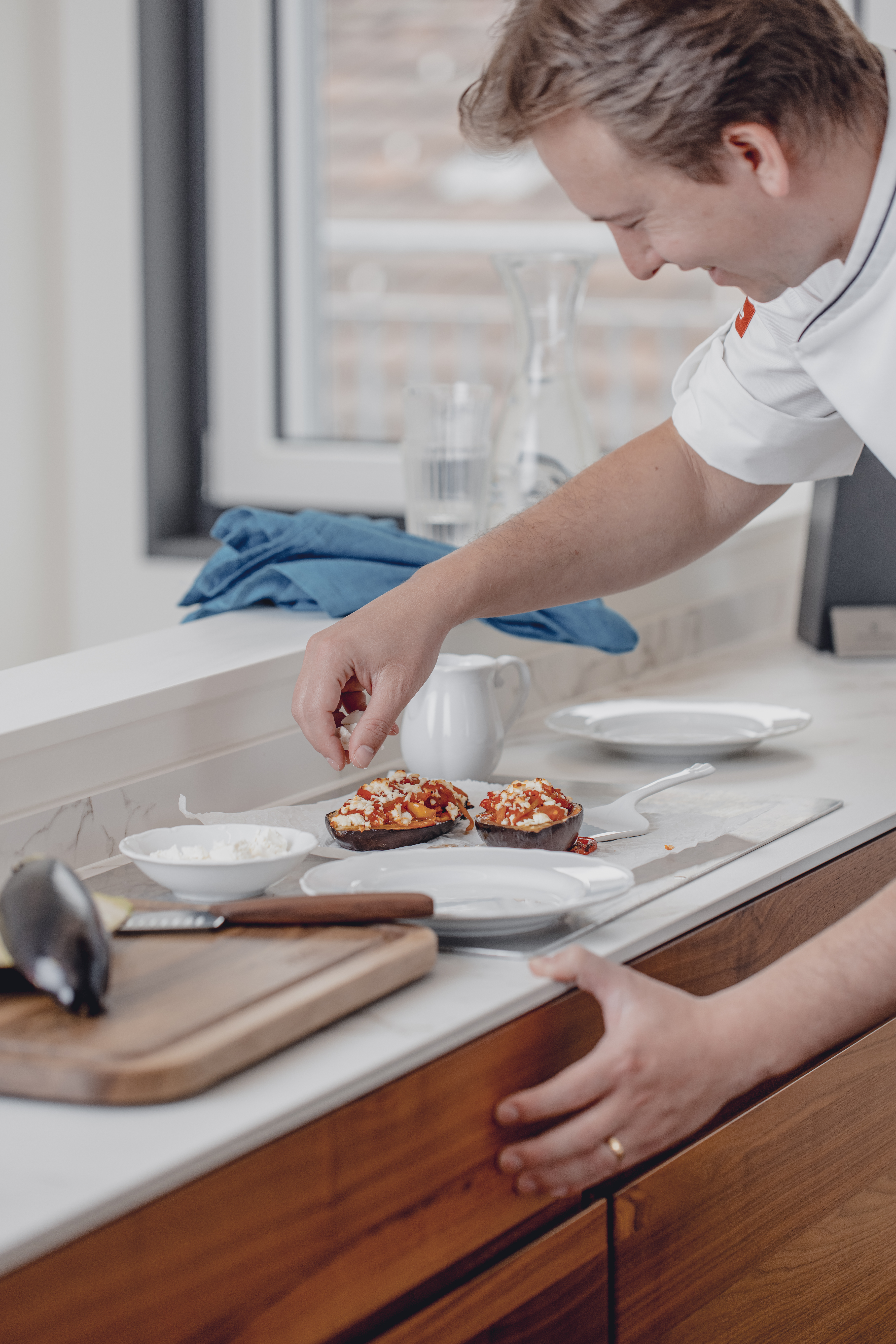 Step 4: Überbackene Auberginen mit Gemüse und Feta Rezept