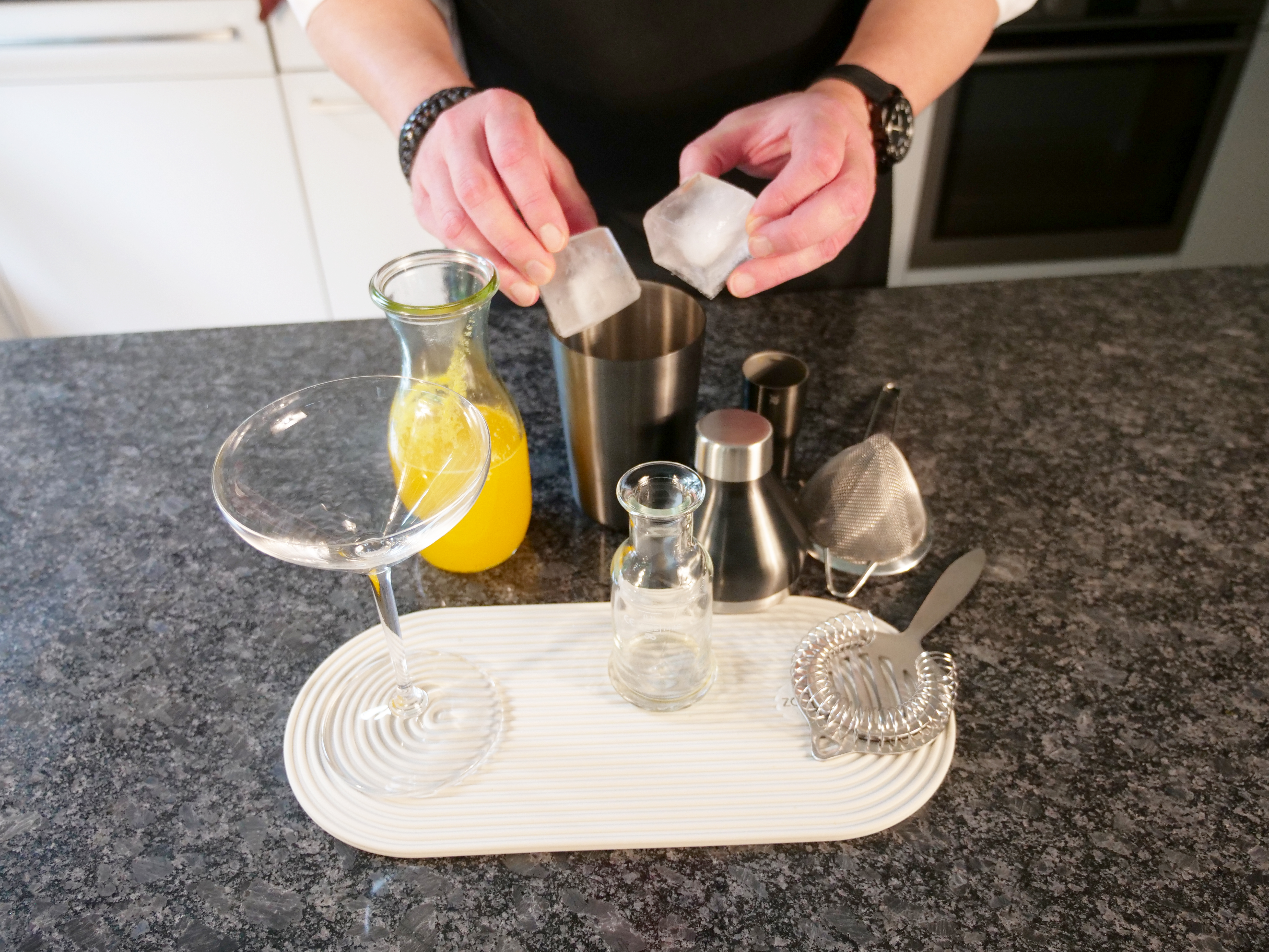 Schritt 3: Mit Eis shaken