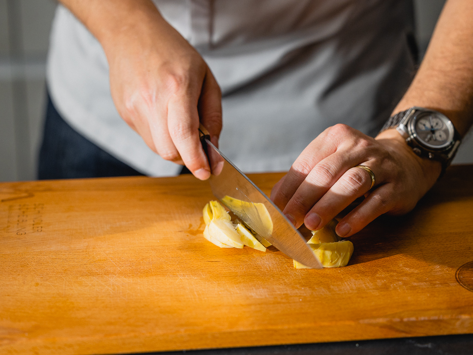 Schritt 1: Teig für Focaccia mit Artischocken und Kapern vorbereiten
