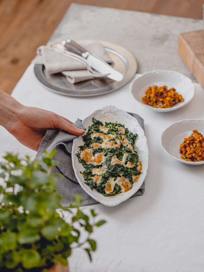 Grattinierter Spinat mit Tomaten-Zucchini-Ragout Rezept Grattinierter Spinat mit Tomaten-Zucchini-Ragout Rezept