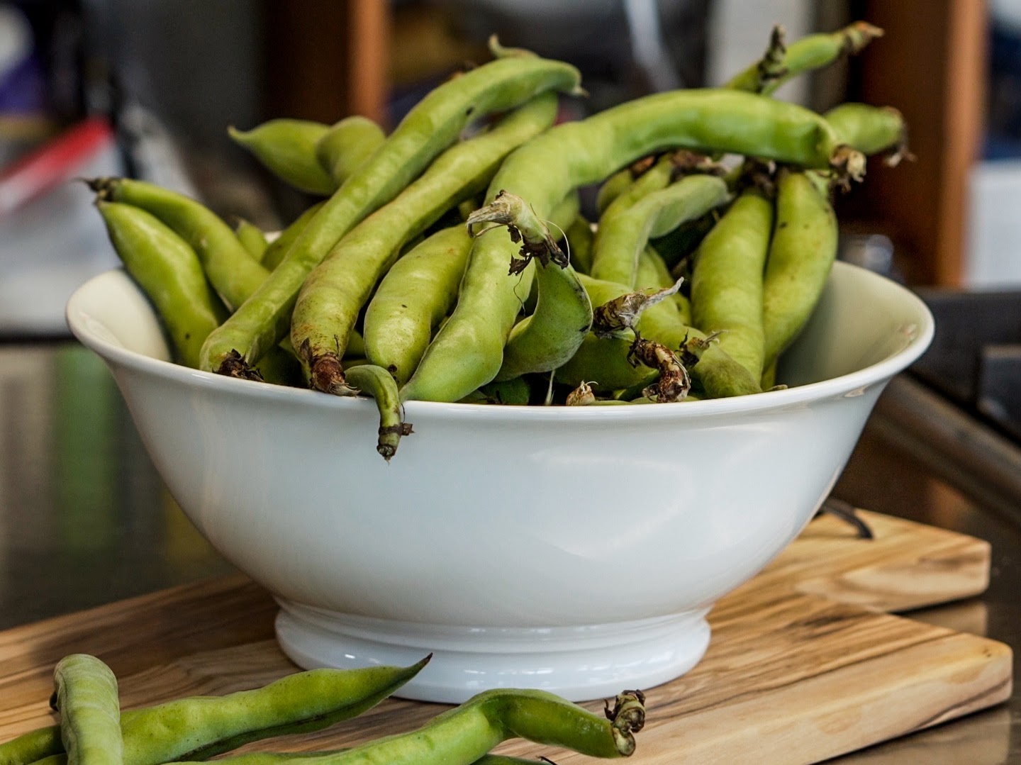 Schritt 1: Erbsenaufstrich für Erbsen-Ricotta Bruschette mit Minze zubereiten 
