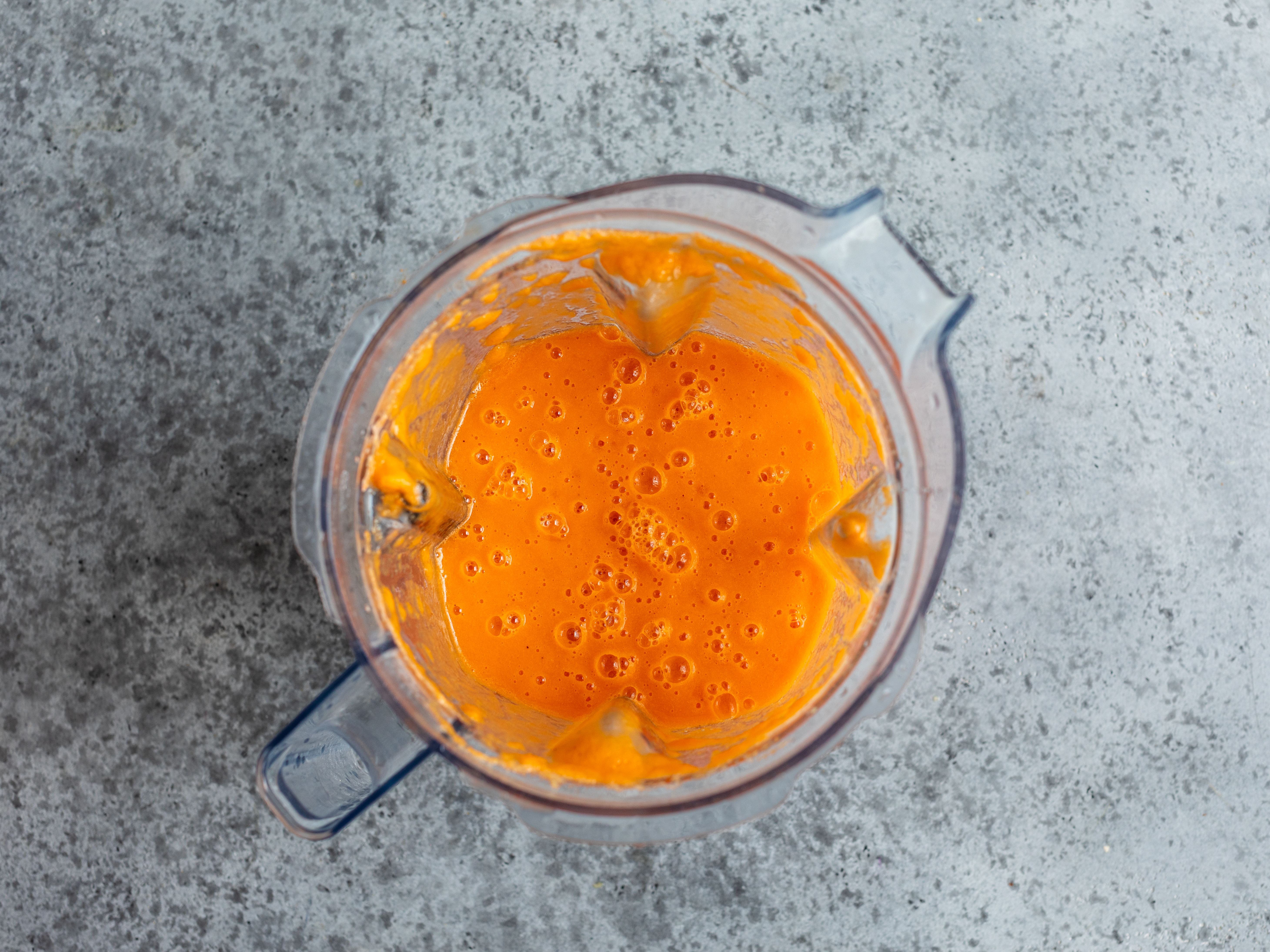 Schritt 2: Rüebli-Ingwer Smoothie mixen