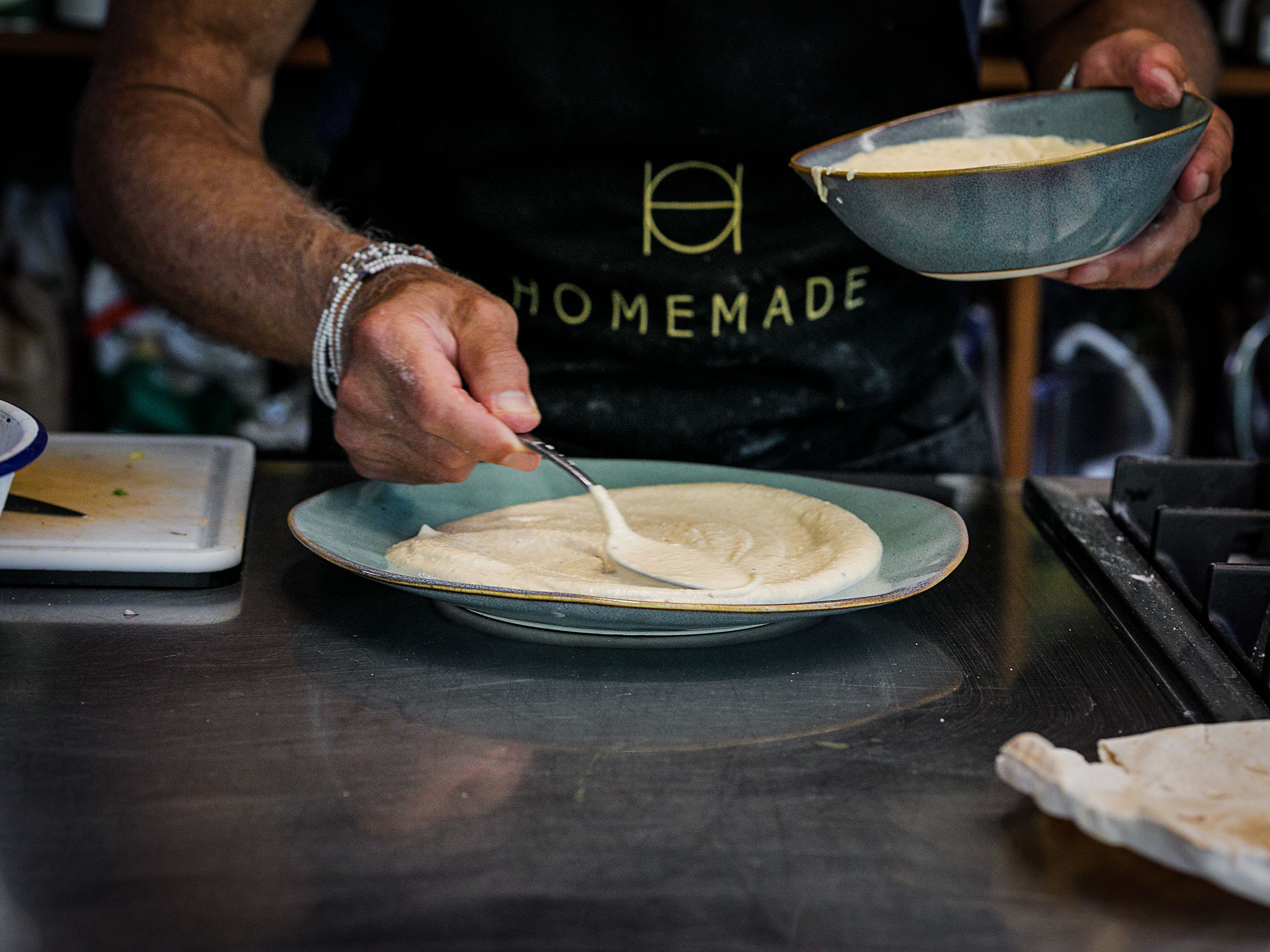 Schritt 3:  Israelischer Salat anrichten.