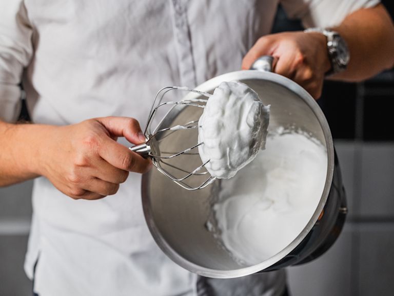 Schritt 1: Ofen vorheizen und Couscous sowie Kuchenteig vorbereiten Schritt 1: Ofen vorheizen und Couscous sowie Kuchenteig vorbereiten
