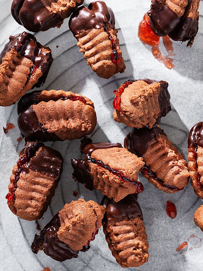 230927 Gefülltes Schokoladen-Spritzgebäck 3x4 gallery pic1 230927 Gefülltes Schokoladen-Spritzgebäck 3x4 gallery pic1