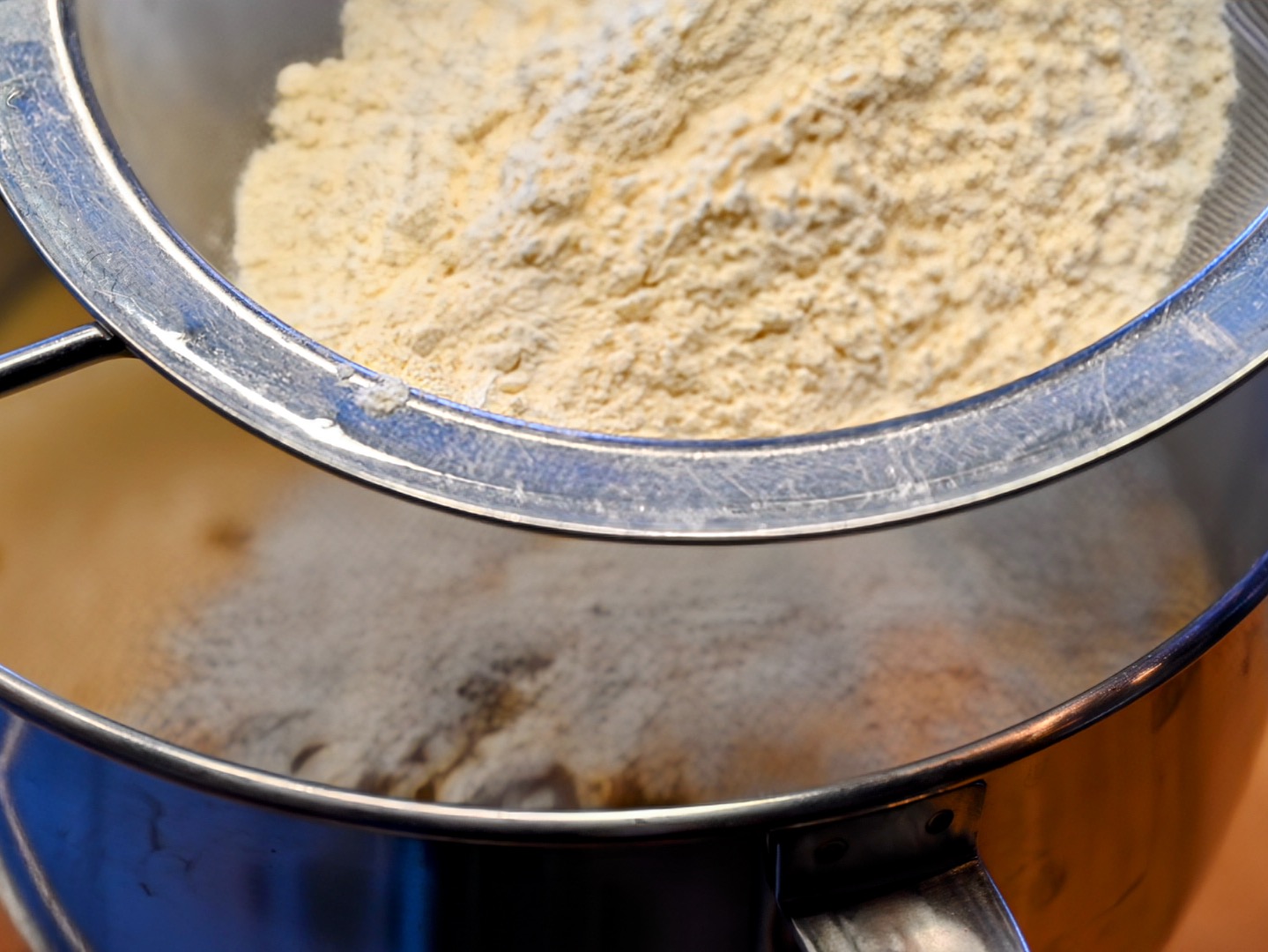 Schritt 2: Schokoladen- und Teigzubereitung für Heidelbeer-Baumnuss-Schokokuchen 