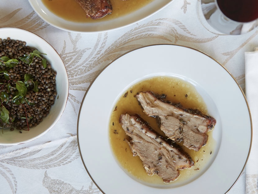 Schritt 3:  Anrichten der Geschmorten Kalbsbrust mit Lavendel und tasmanische