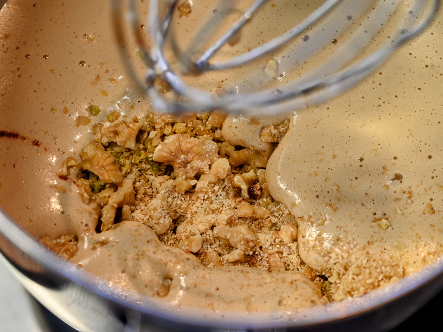 Schritt 2: Schokoladen- und Teigzubereitung für Heidelbeer-Baumnuss-Schokokuchen 