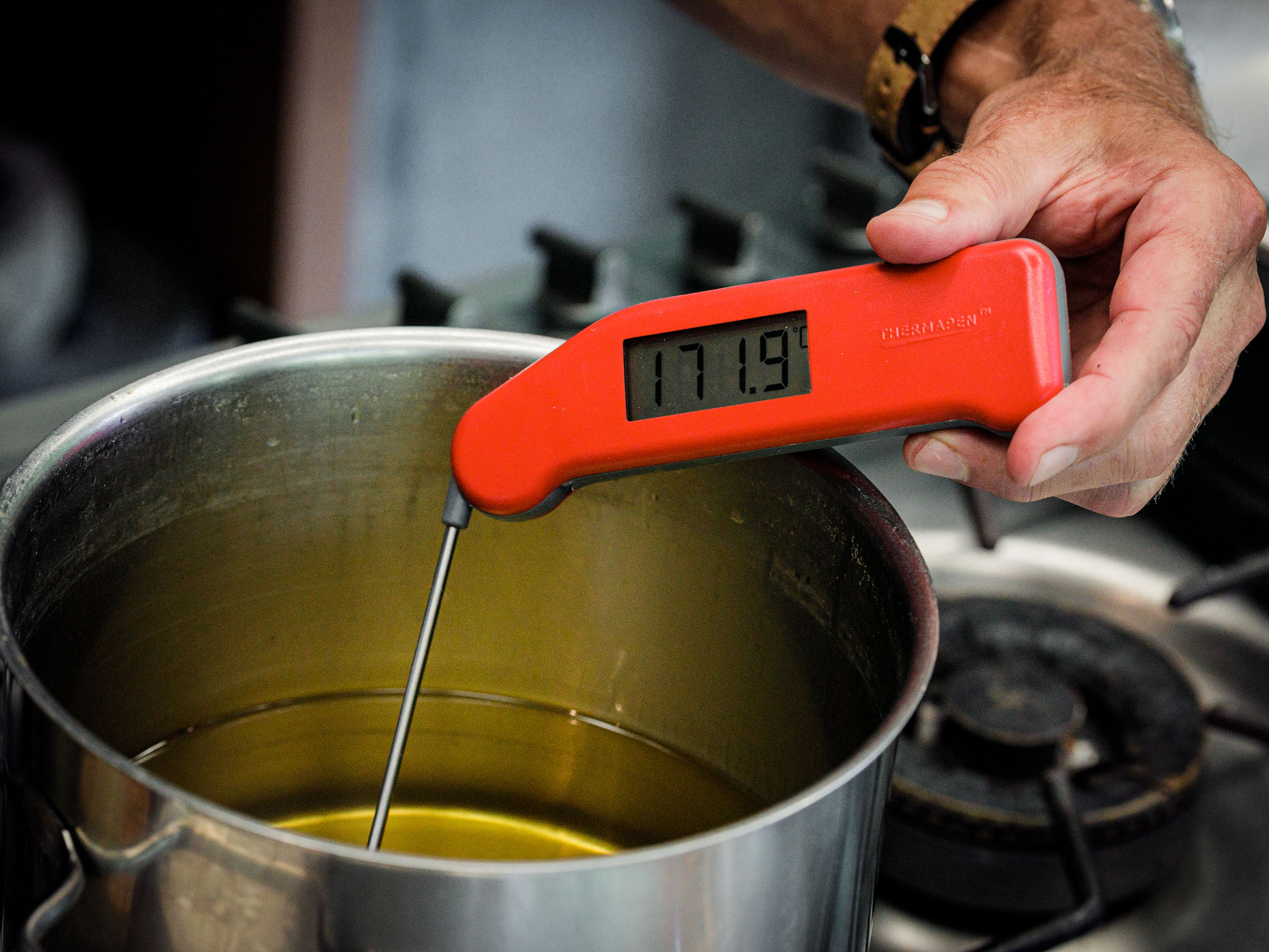 Schritt 4: Öl erhitzen zum frittieren
