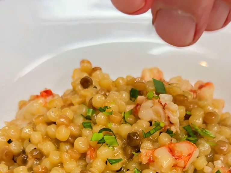 Schritt 3: Fregola mit Hummer-Bouillon kochen Schritt 3: Fregola mit Hummer-Bouillon kochen