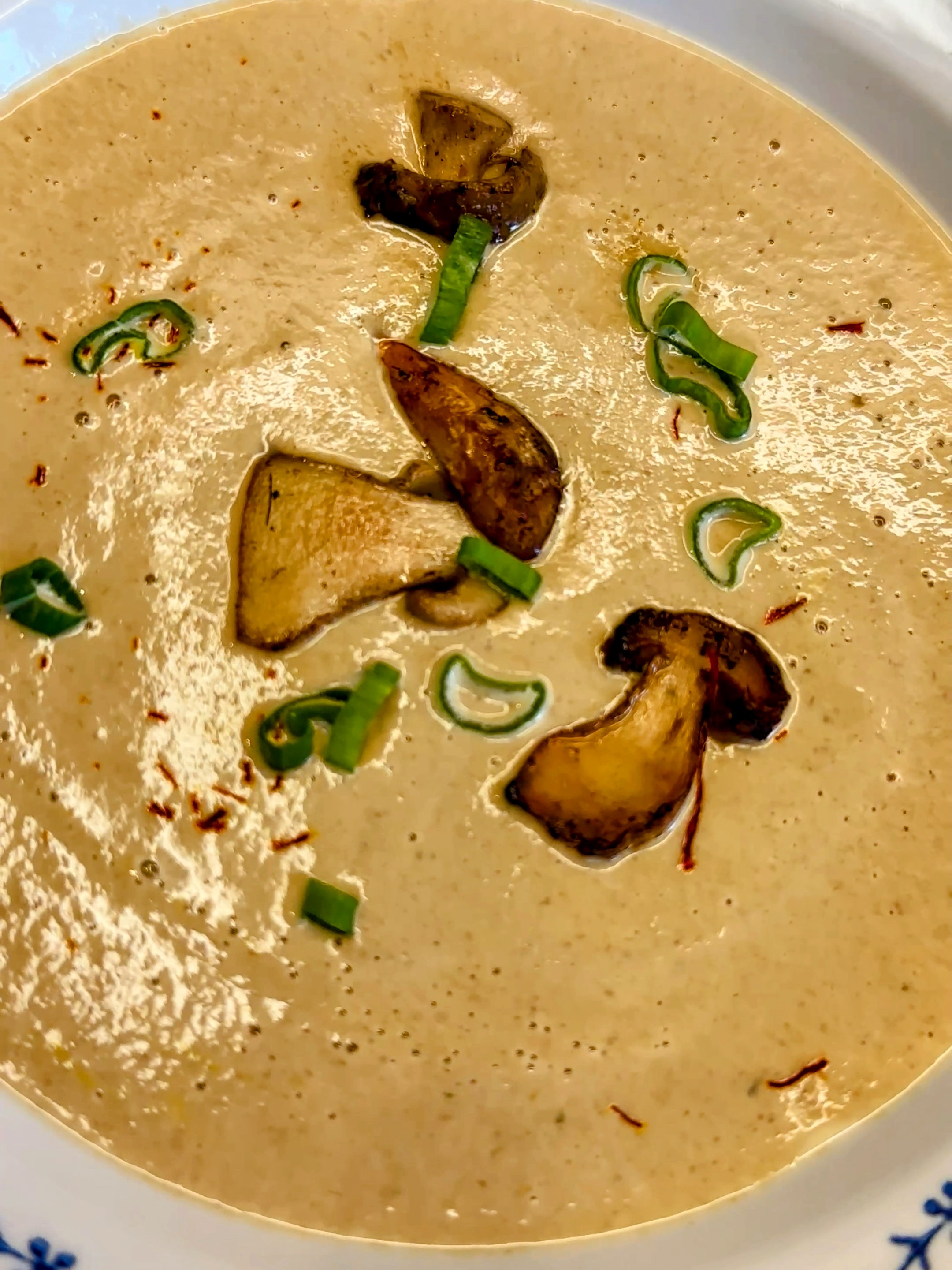 Pilzsuppe mit Safran Rezept