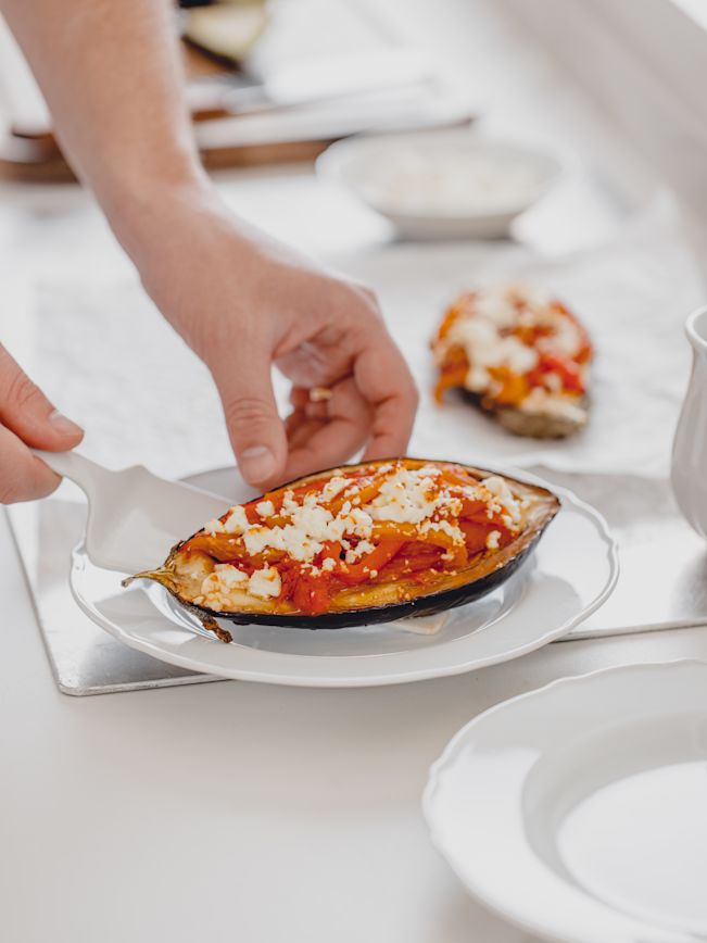 Überbackene Auberginen mit Gemüse und Feta Rezept Überbackene Auberginen mit Gemüse und Feta Rezept